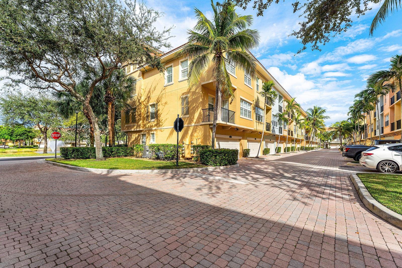 2446 San Pietro Circle, Palm Beach Gardens FL 33410 photo 3