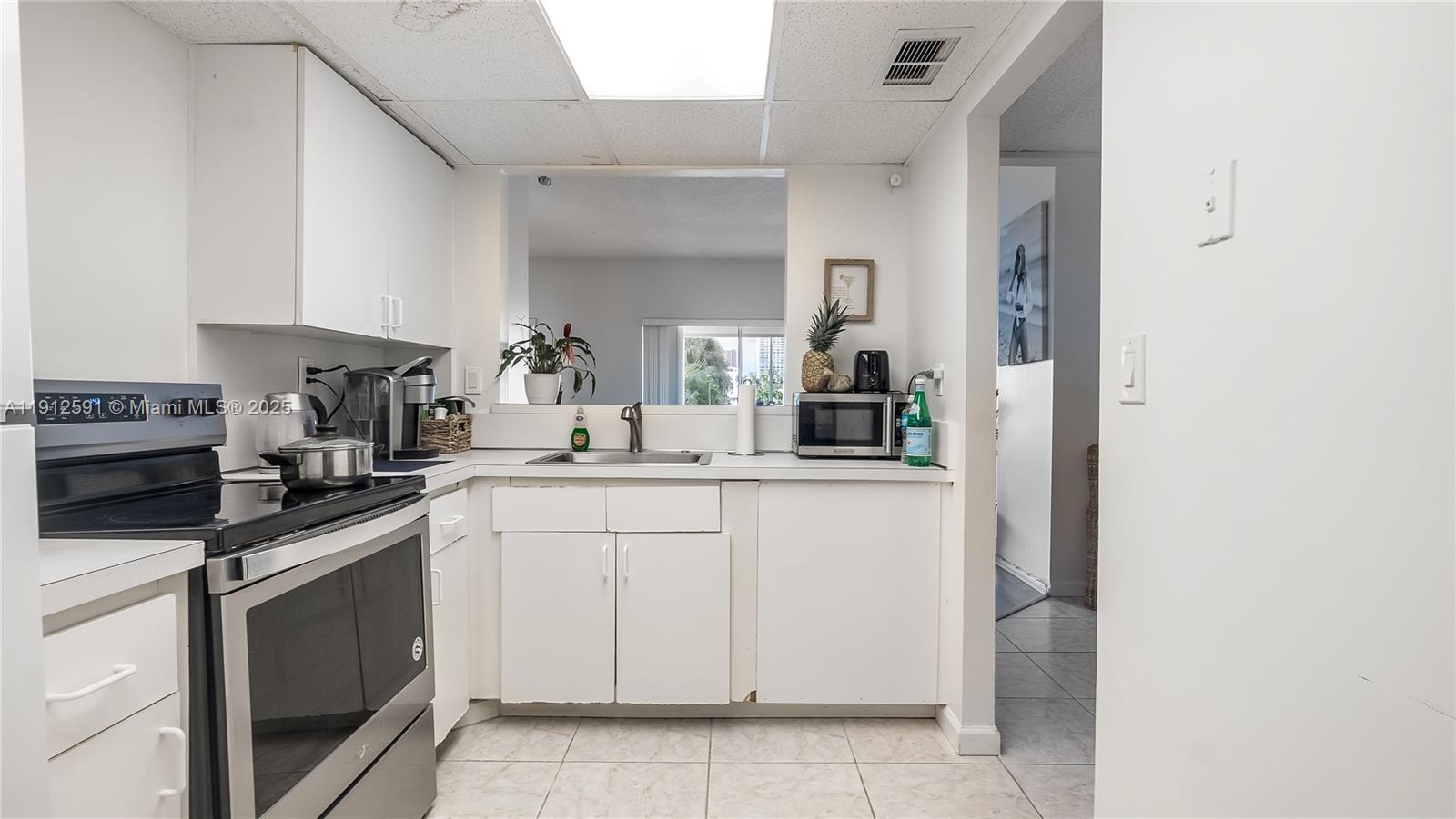 500 Bayview Dr # 117, Sunny Isles Beach FL 33160 photo 5