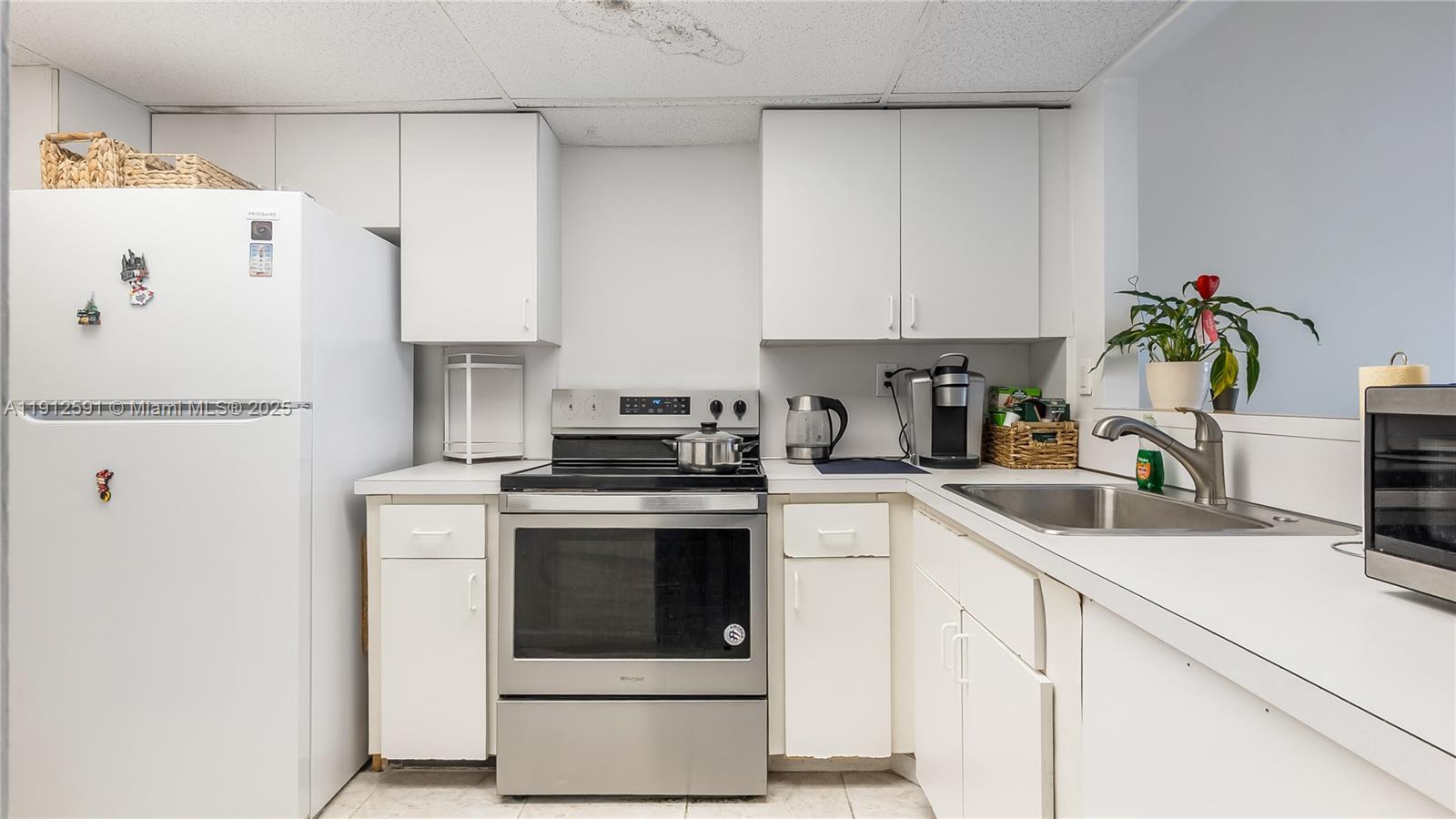 500 Bayview Dr # 117, Sunny Isles Beach FL 33160 photo 4