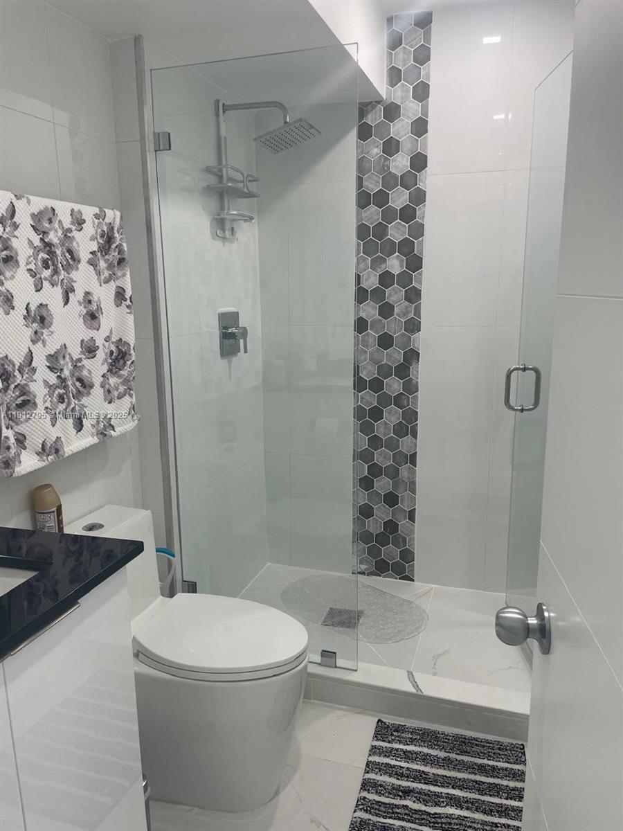 20400 W Country Club Dr # 615, Aventura FL 33180 photo 5