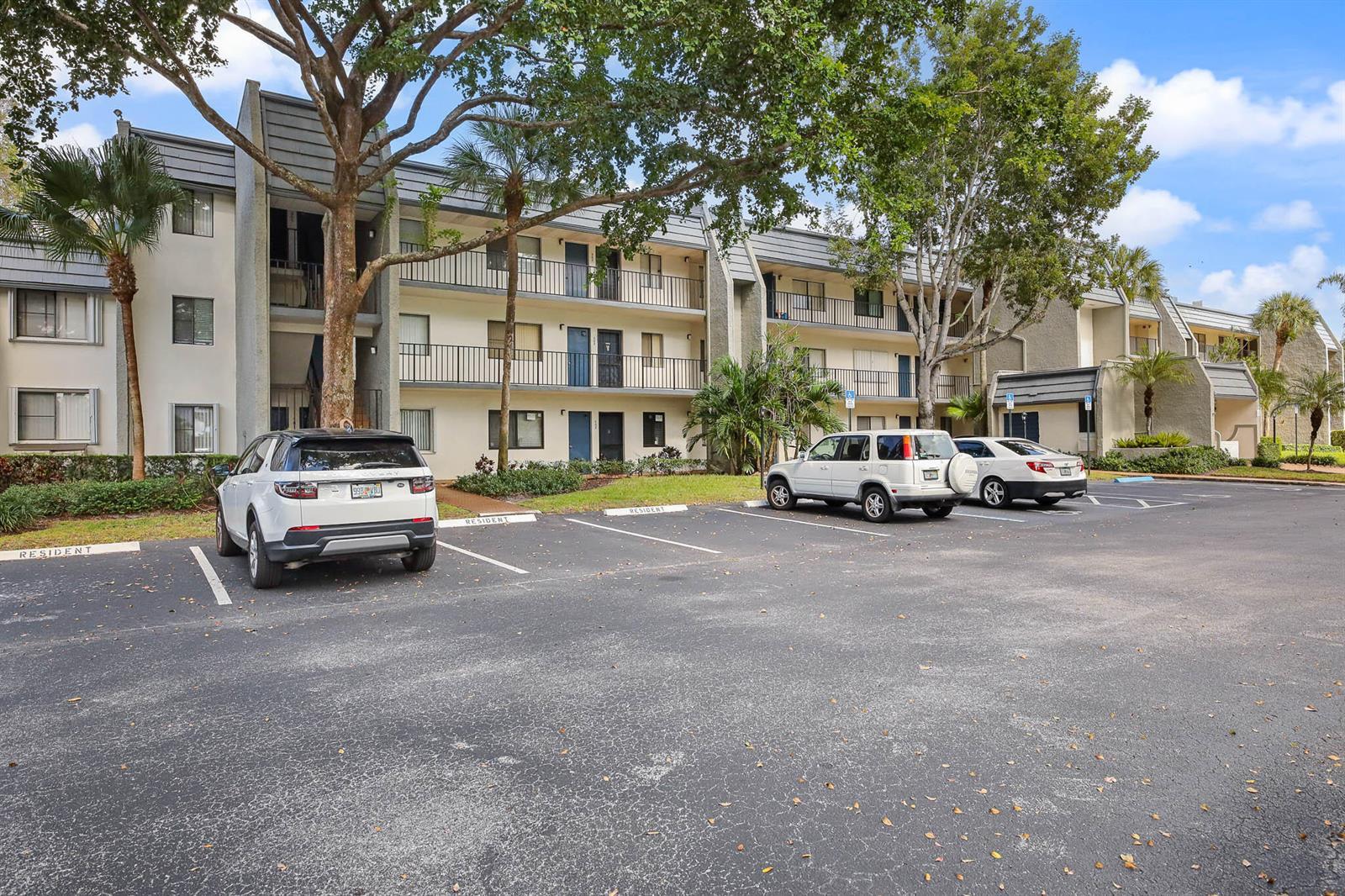 4822 Esedra Court # 303, Lake Worth FL 33467 photo 2