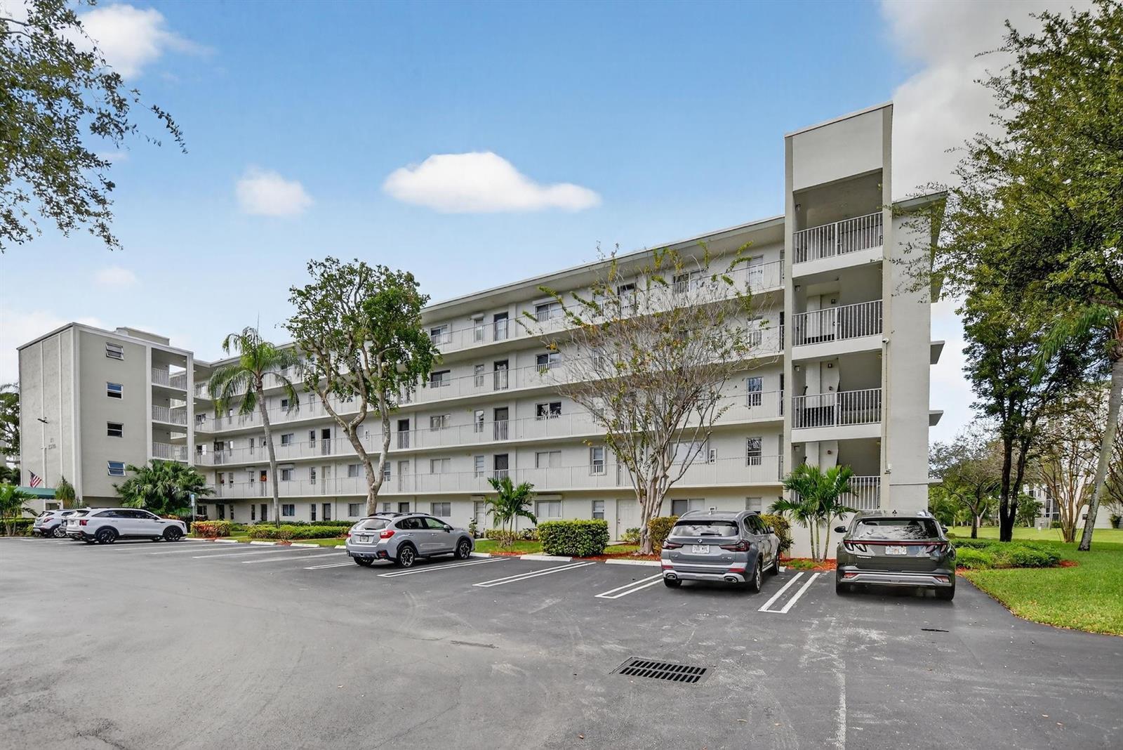 2236 N Cypress Bend Drive # 508, Pompano Beach FL 33069 photo 2