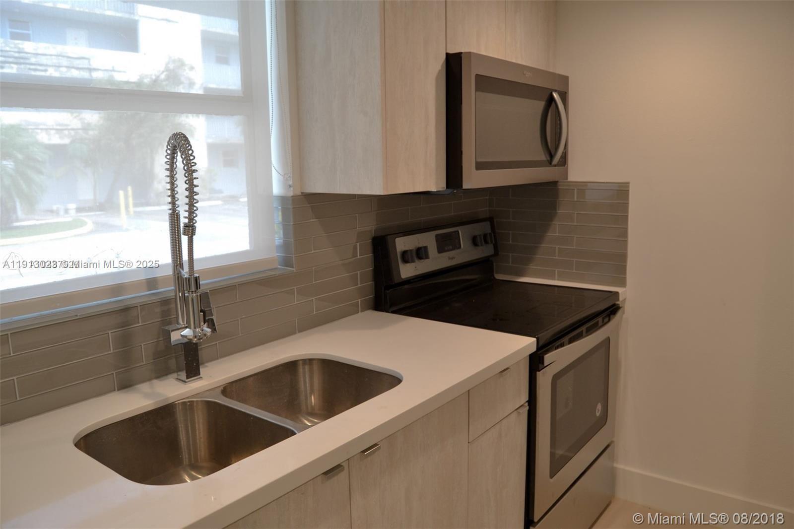 9375 Fontainebleau Blvd # L122, Miami FL 33172 photo 3
