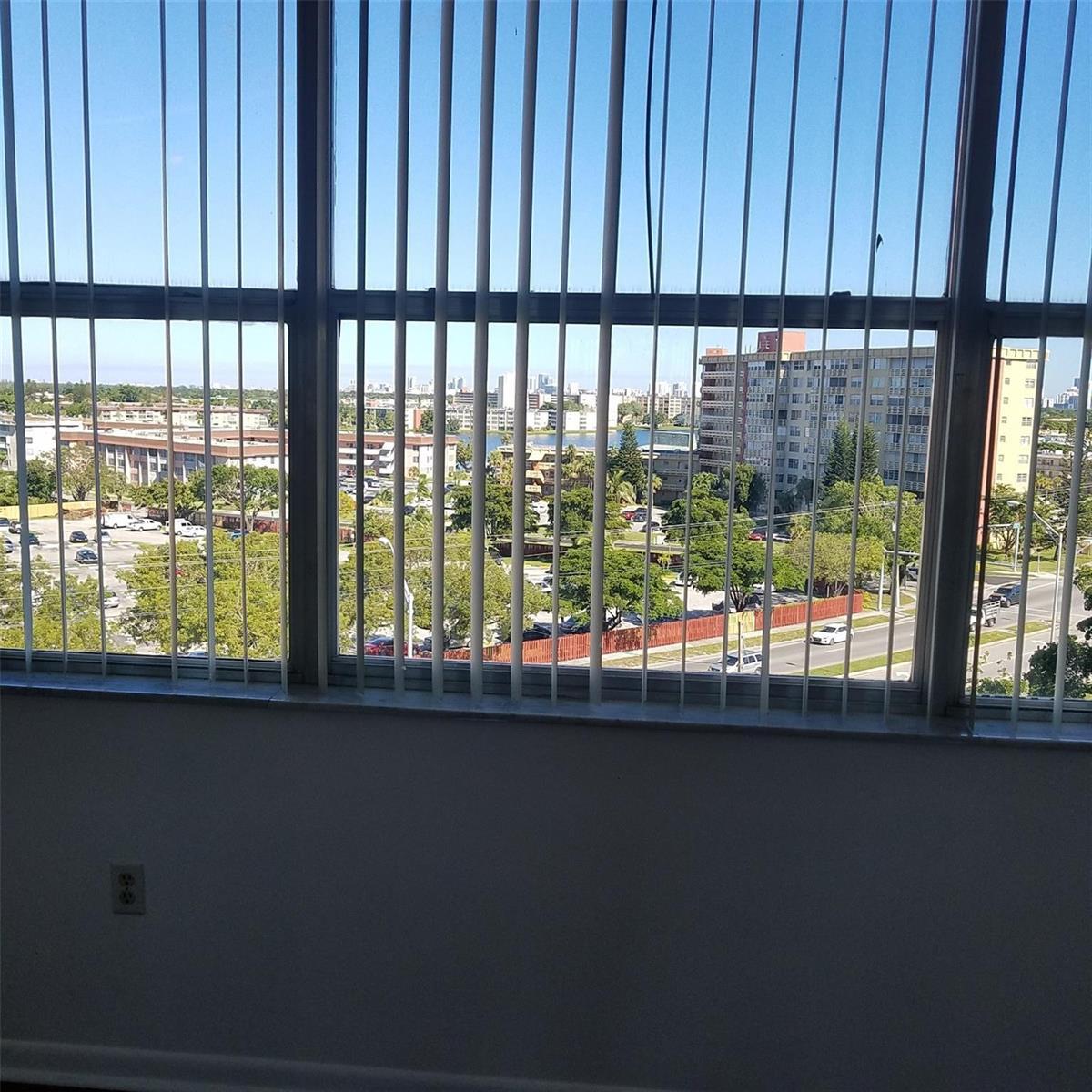 1300 NE Miami Gardens Drive # 810e, Miami FL 33179 photo 4