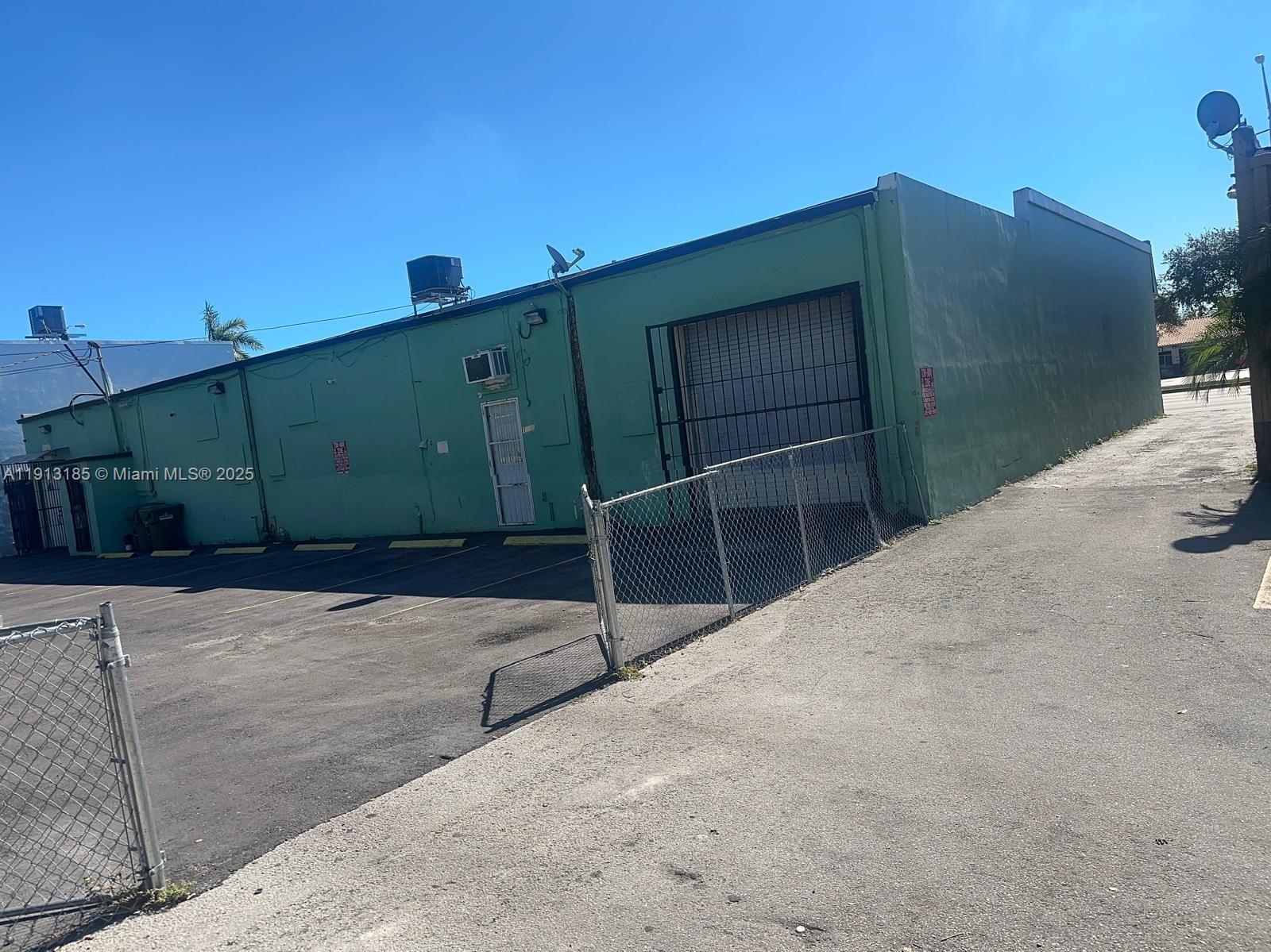 1051 NW 119th St, North Miami FL 33168 photo 3
