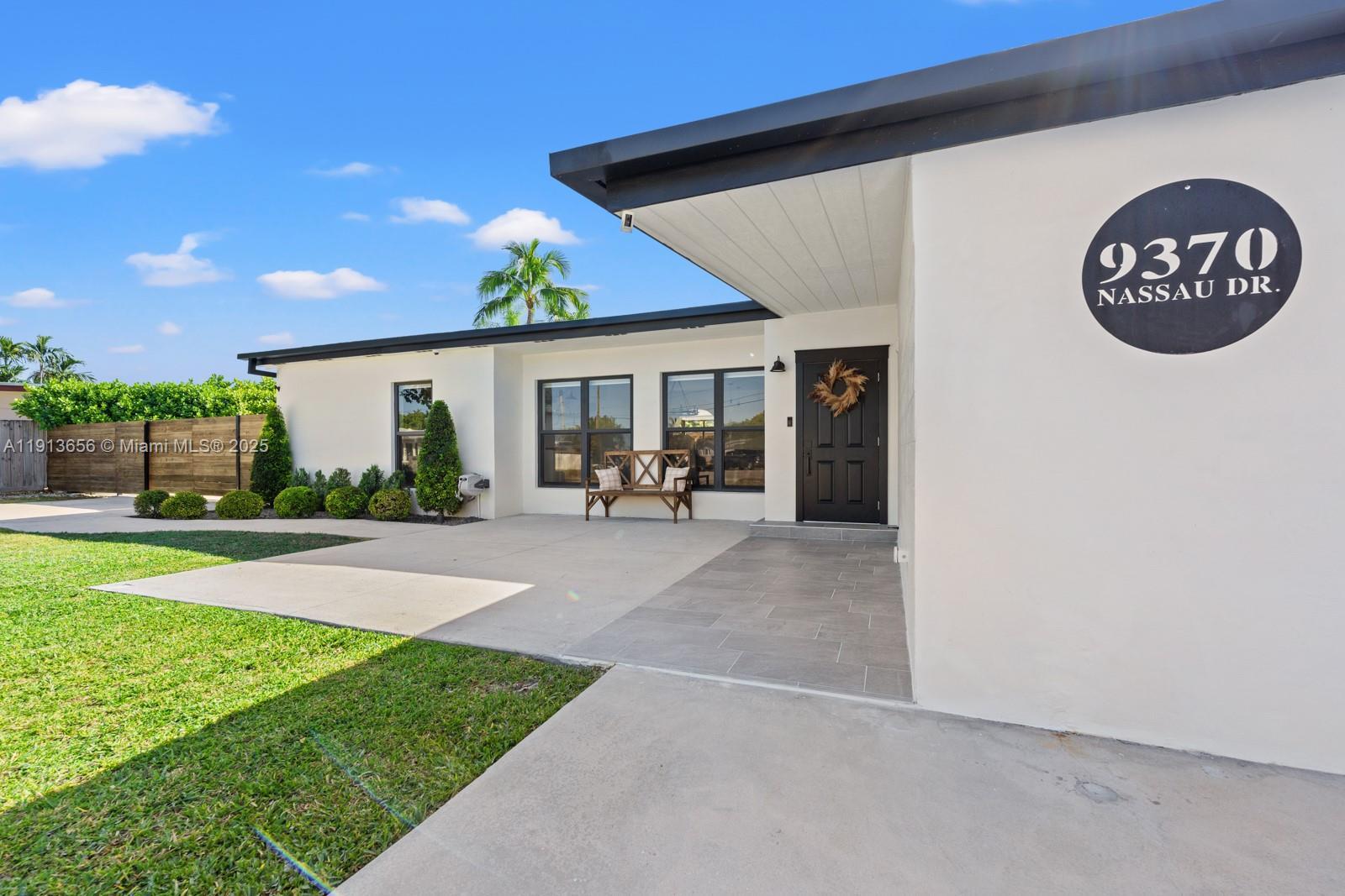9370 Nassau Dr, Cutler Bay FL 33189 photo 2