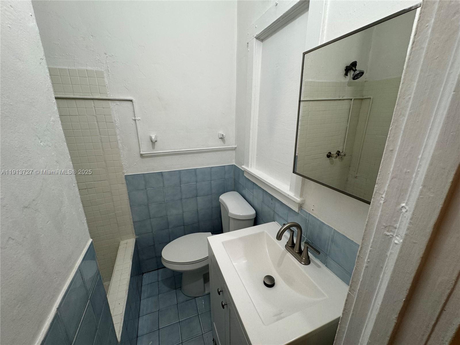 2549 NE 190th St # 3, Miami FL 33180 photo 4