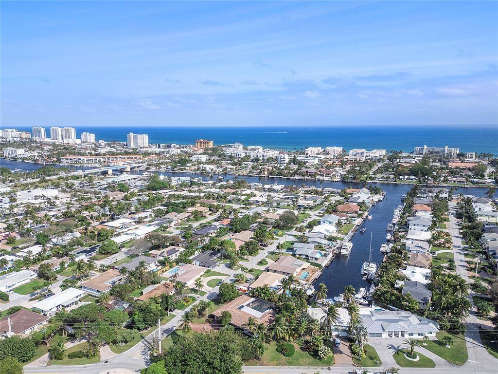 556 SE 15th Avenue, Deerfield Beach FL 33441 photo 2