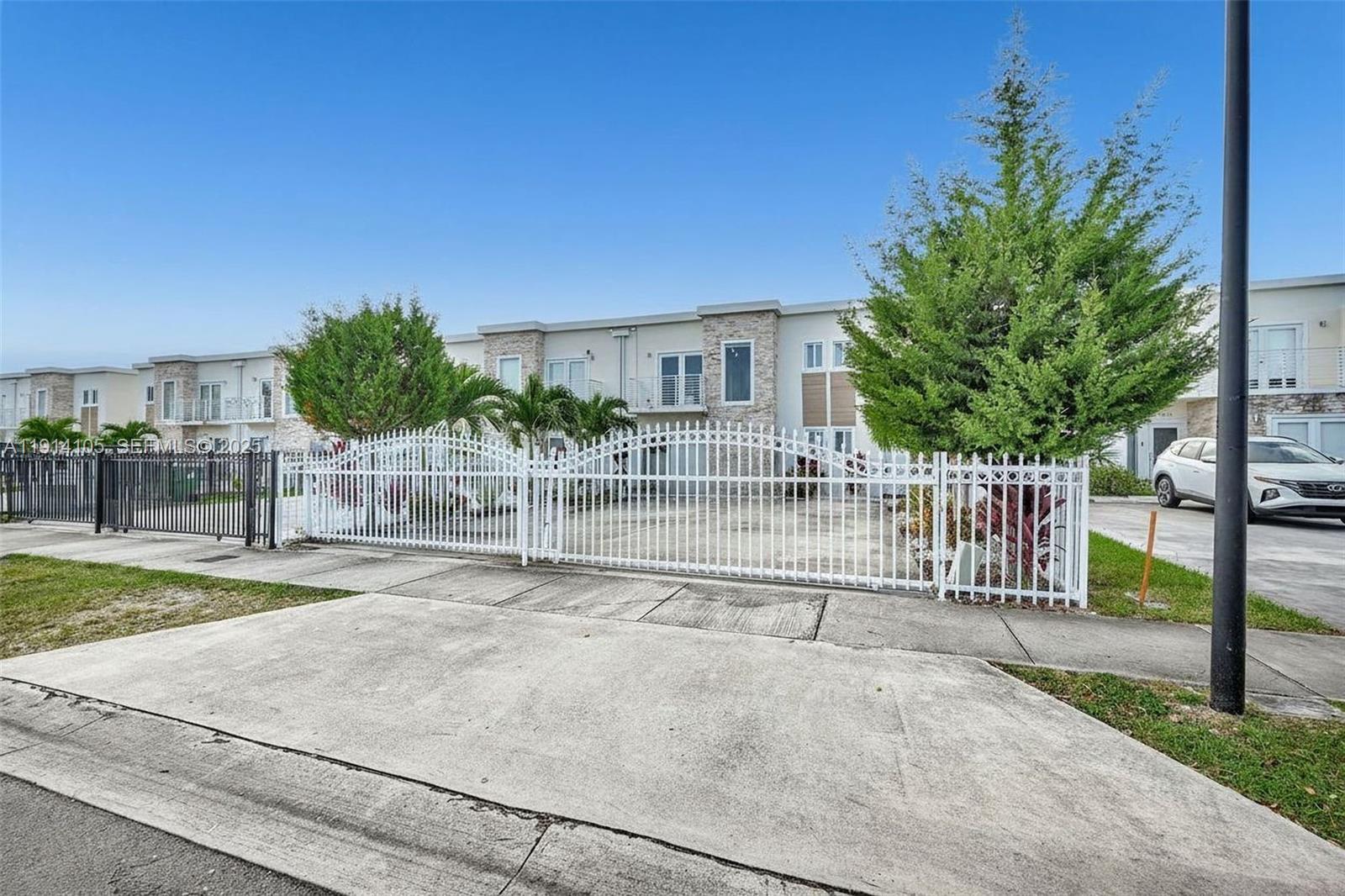 26100 SW 134th Place, Homestead FL 33032 photo 4