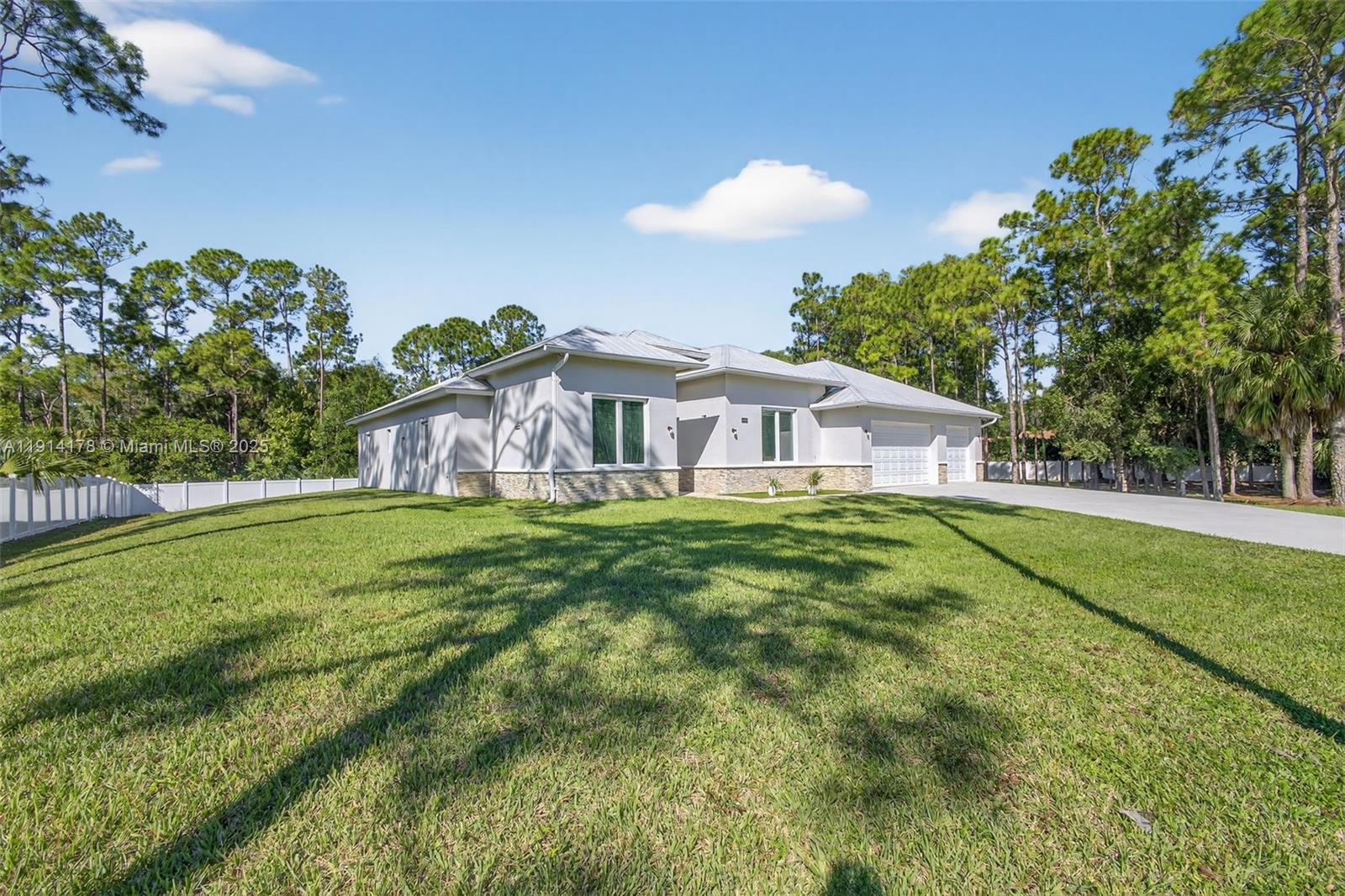 18369 Mellen Ln, Jupiter FL 33478 photo 2