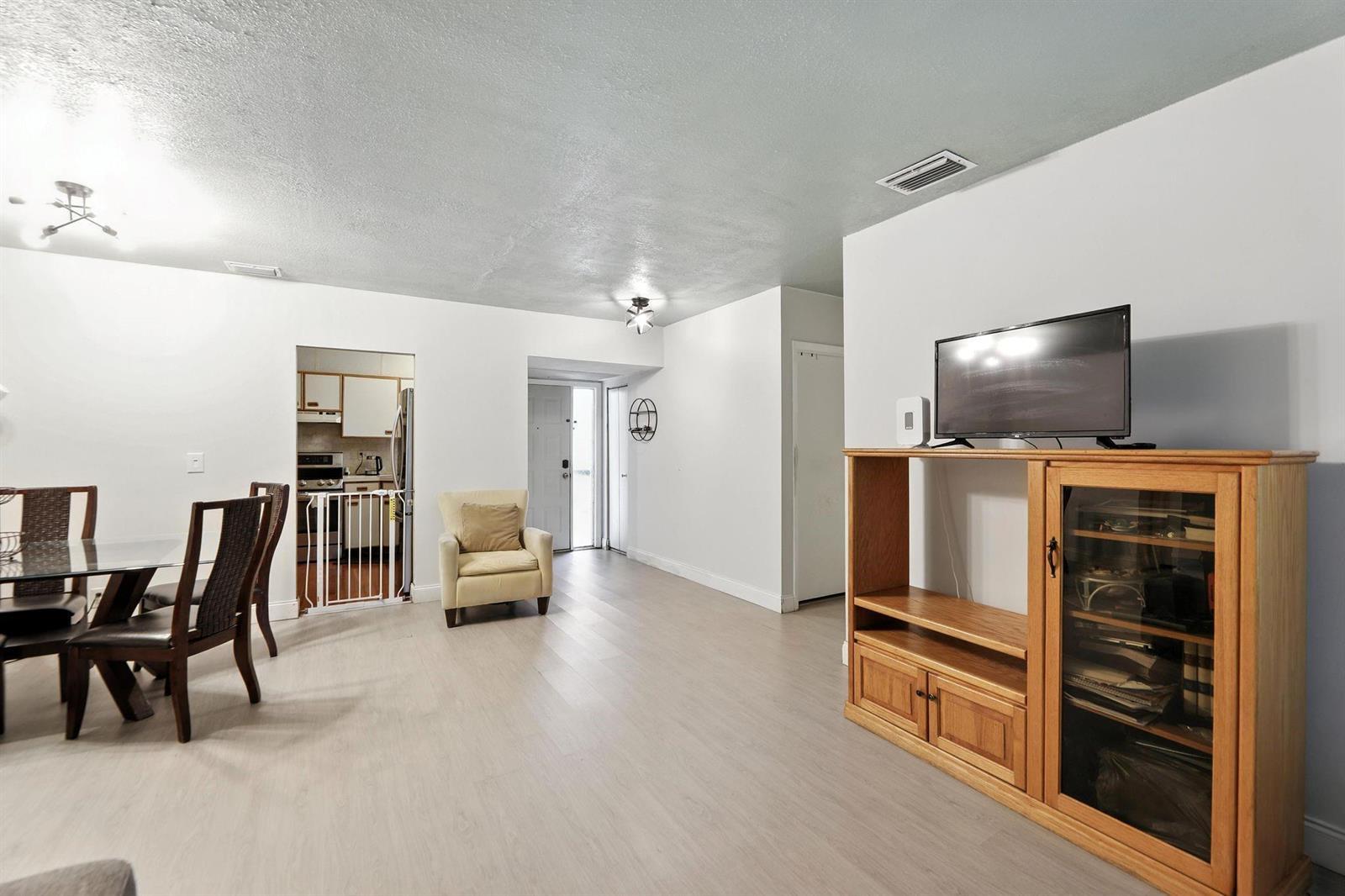2881 Carambola Circle S # 2072, Coconut Creek FL 33066 photo 4