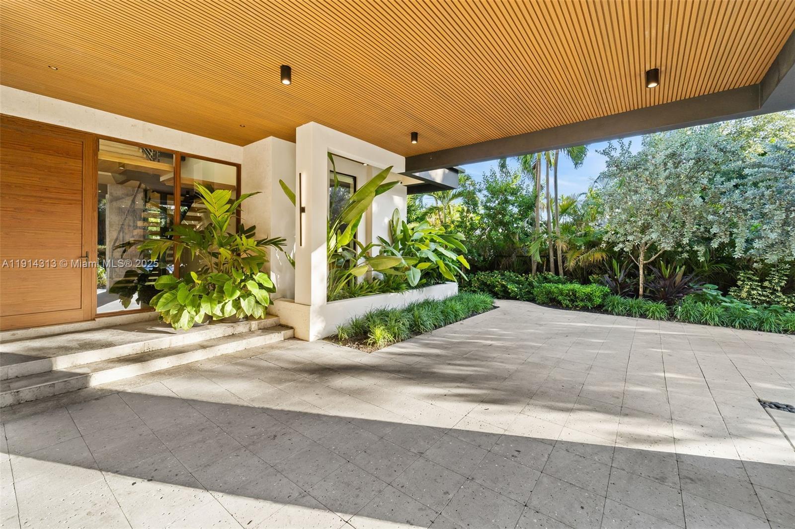 8625 NE 10th Ave, Miami FL 33138 photo 2