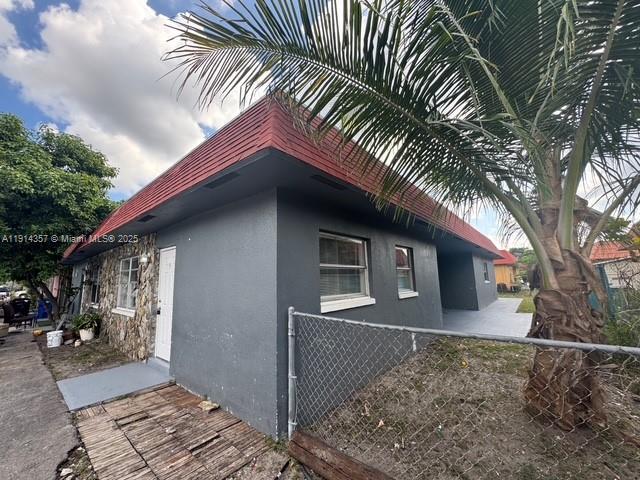 7810 SW 10th St, North Lauderdale FL 33068 photo 2