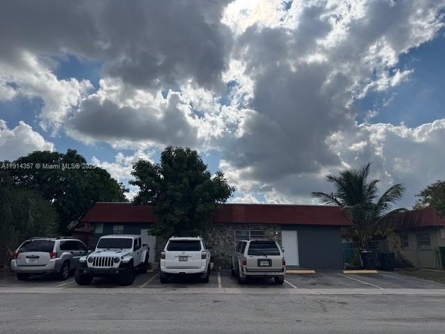 7810 SW 10th St, North Lauderdale FL 33068