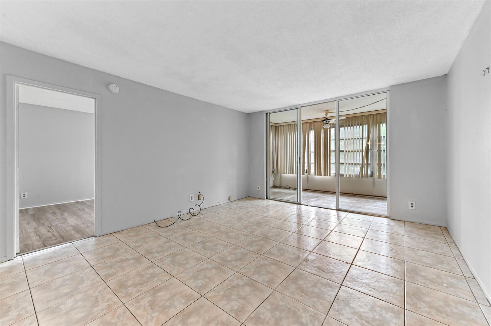2650 NW 49th Avenue # 422, Lauderdale Lakes FL 33313 photo 3