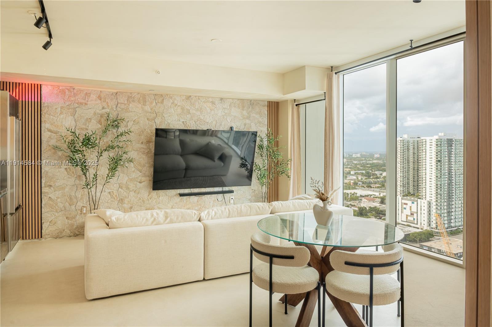 1040 Biscayne Blvd # 2905, Miami FL 33132 photo 5