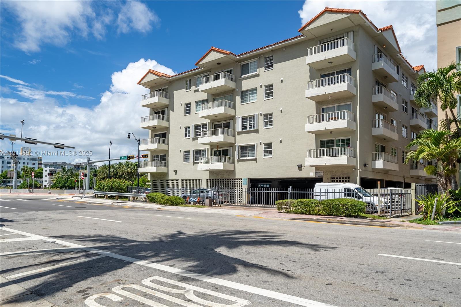 2600 Collins Ave # 308, Miami Beach FL 33140 photo 2