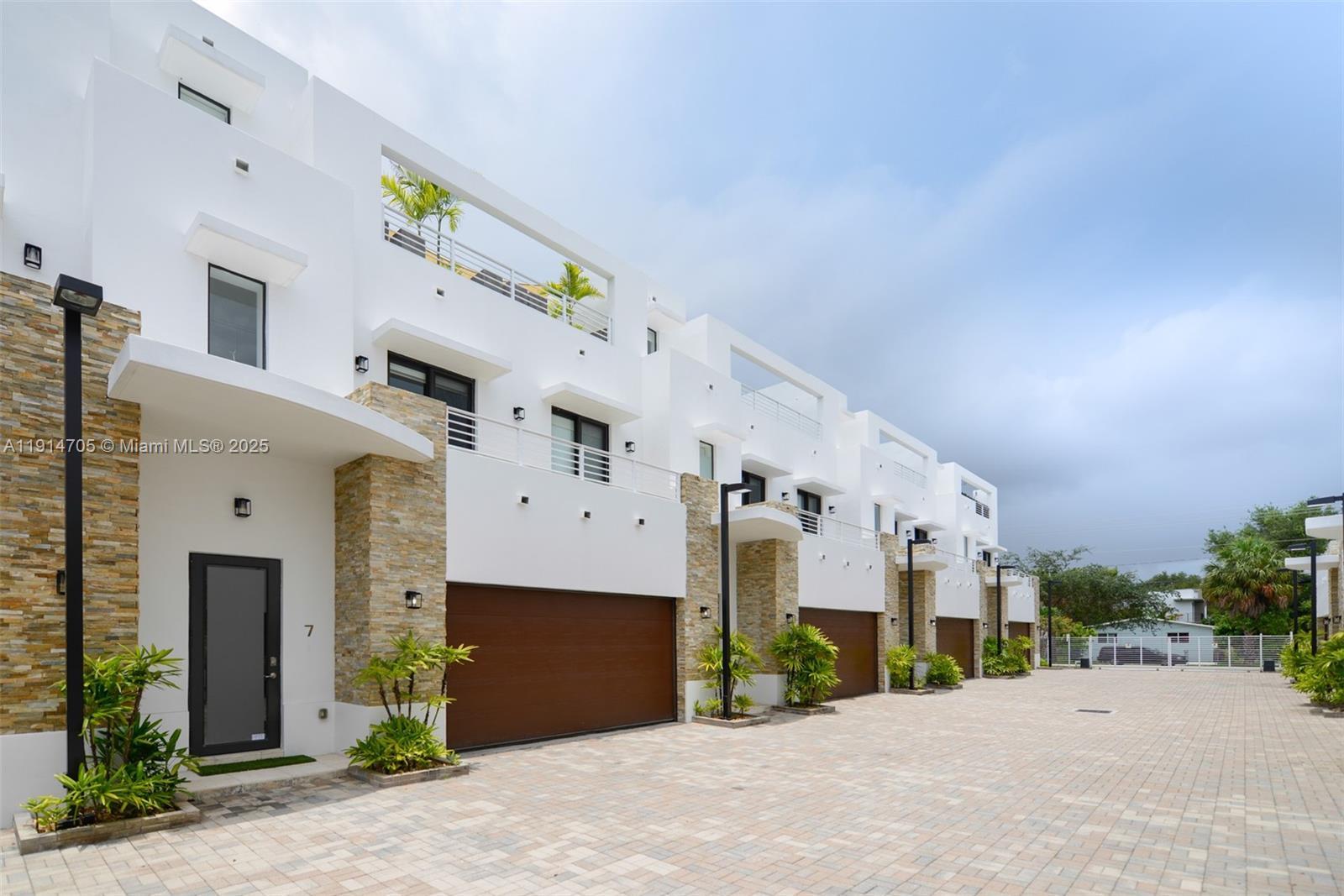 3318 Day Ave # 7, Miami FL 33133 photo 2