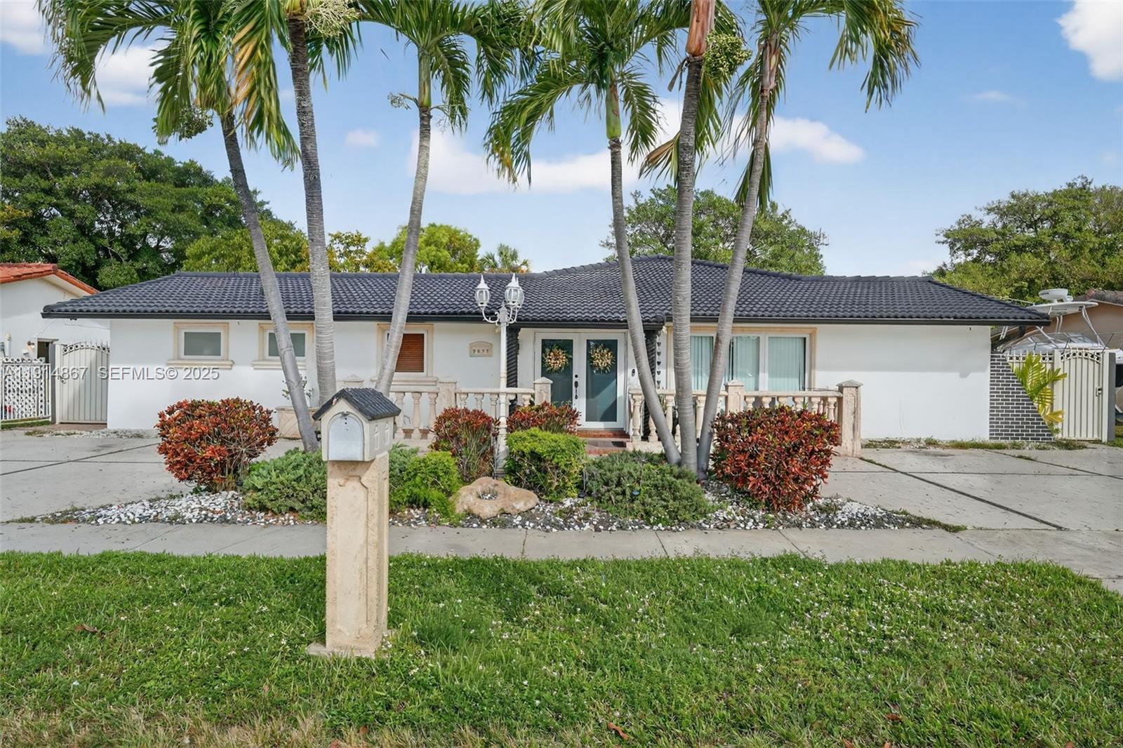 9835 SW 26th Ter, Miami FL 33165
