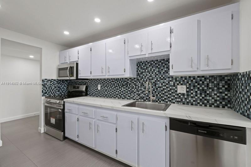 4174 Inverrary Dr # 902, Lauderhill FL 33319 photo 2