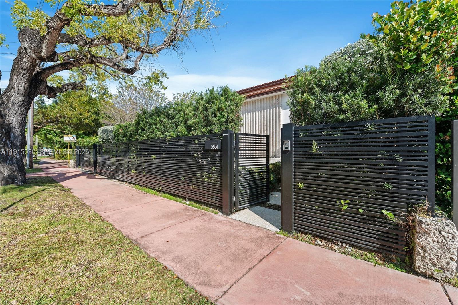 5831 Alton Rd, Miami Beach FL 33140 photo 3