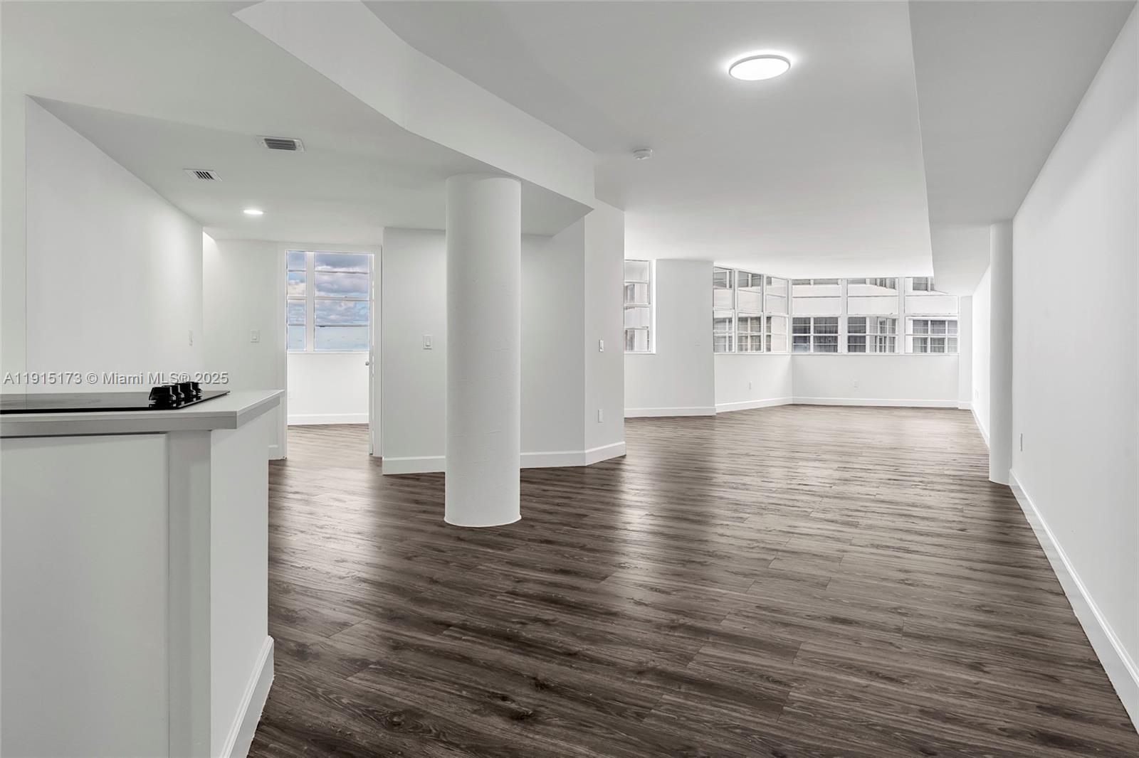 825 Brickell Bay Dr # 1942, Miami FL 33131 photo 3