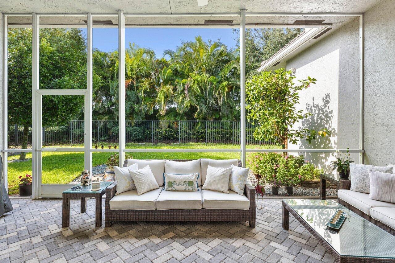9037 Golden Mountain Circle, Boynton Beach FL 33473 photo 2