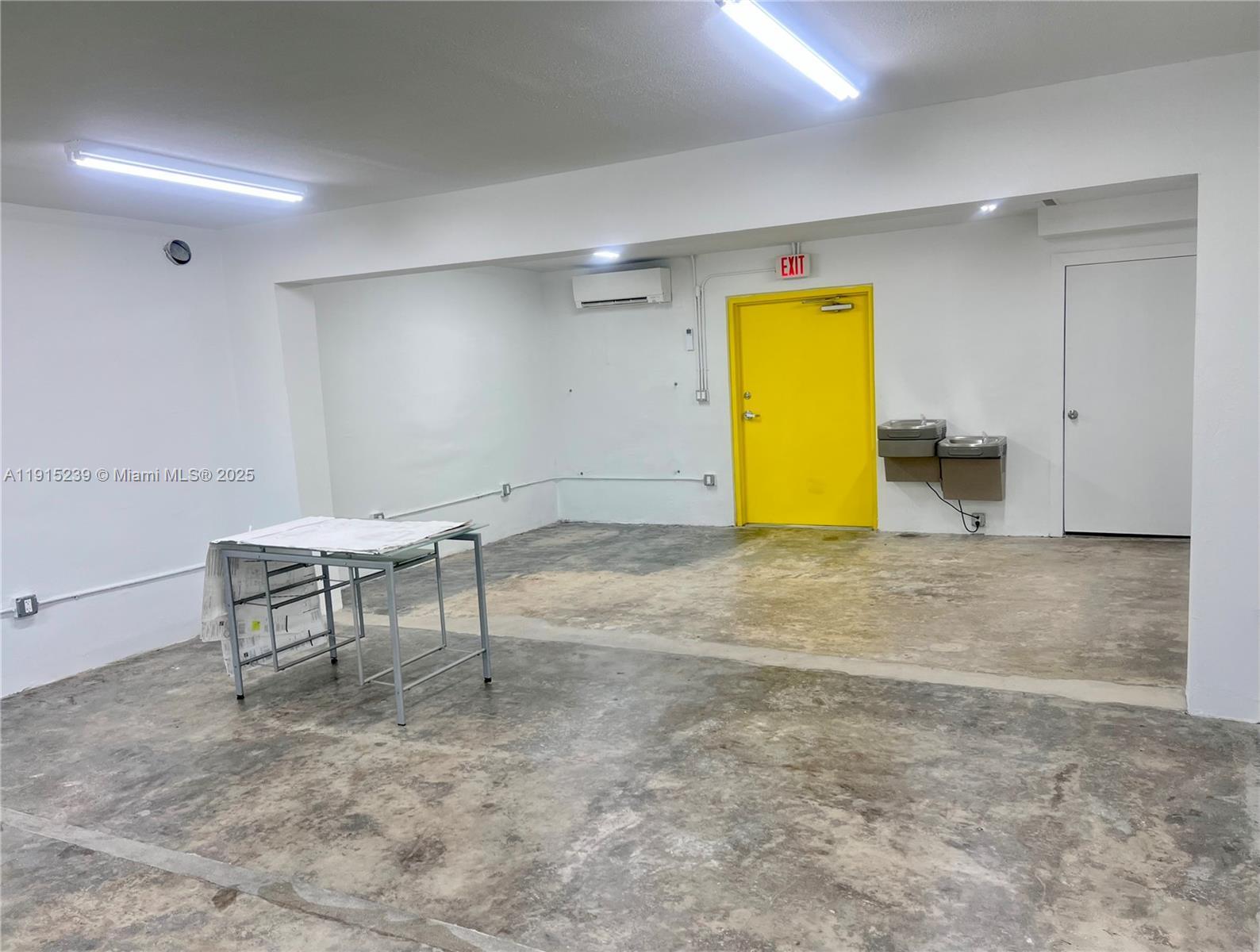 3070 NW 46th St, Miami FL 33142 photo 3