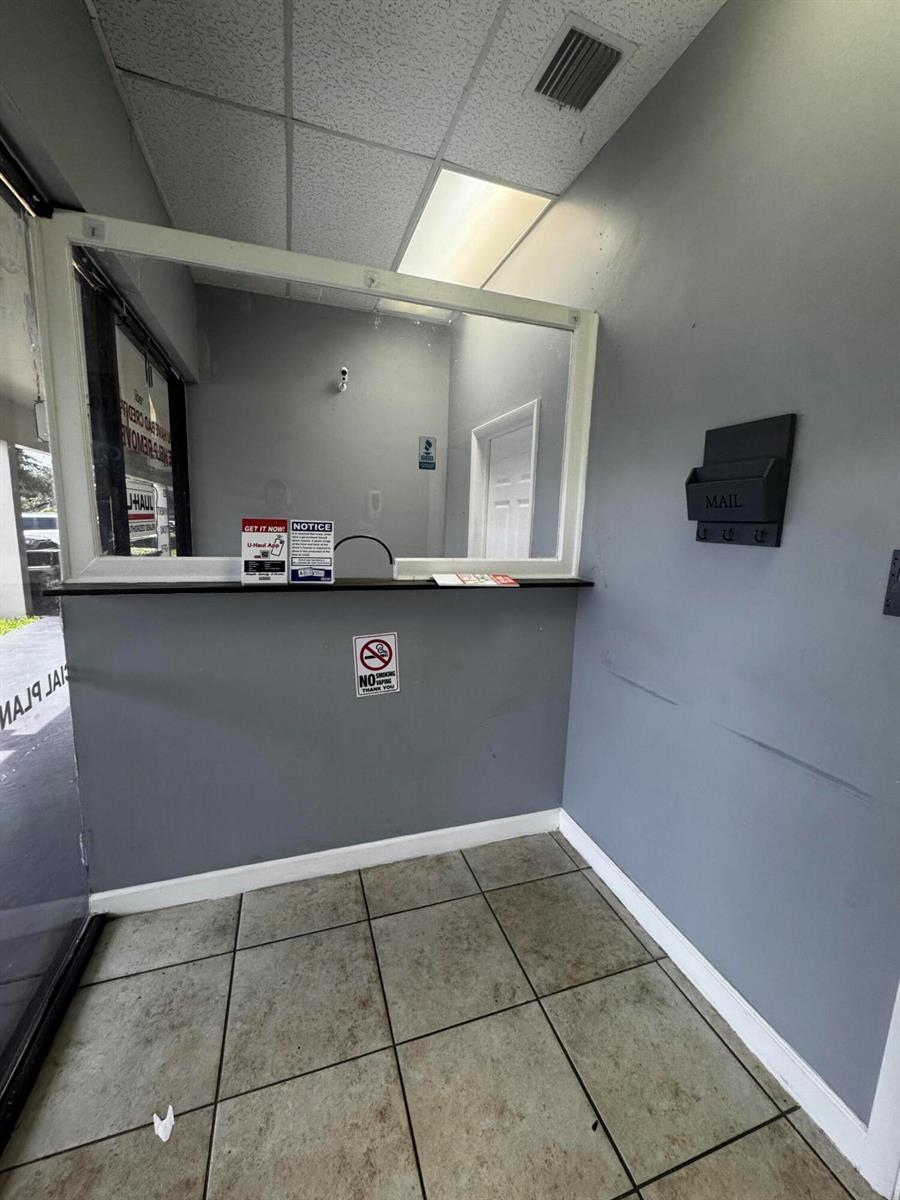 1431 N Palm Avenue, Pembroke Pines FL 33026 photo 2