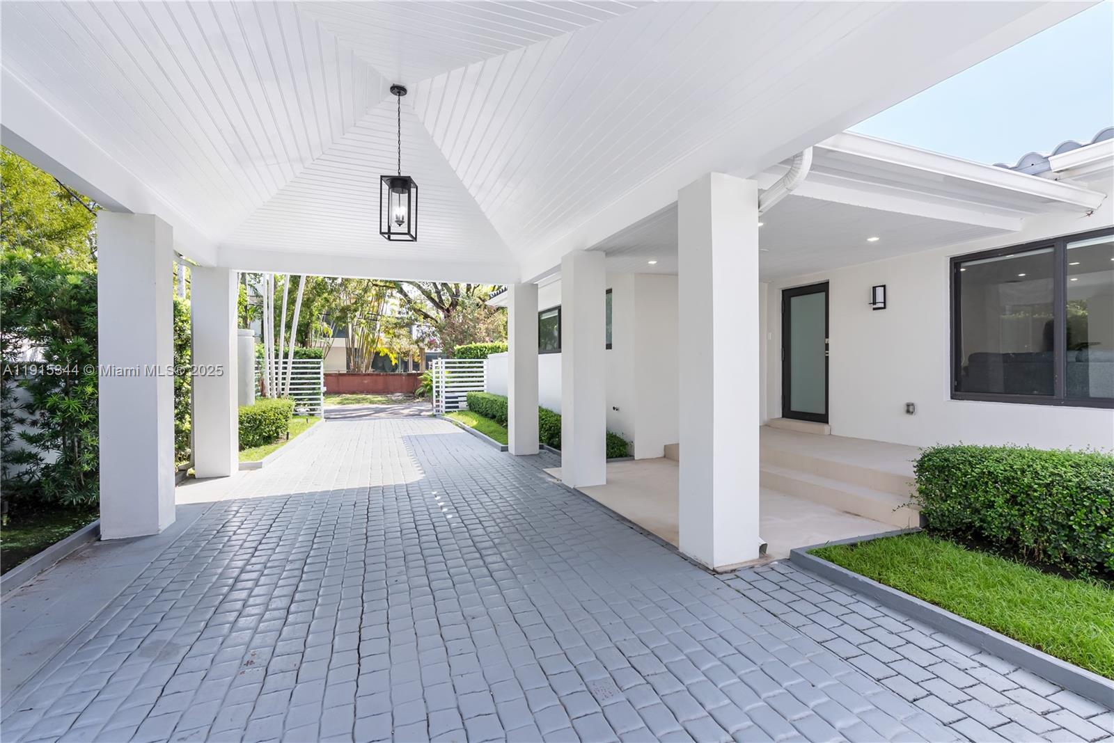 1600 Micanopy Ave, Miami FL 33133 photo 2