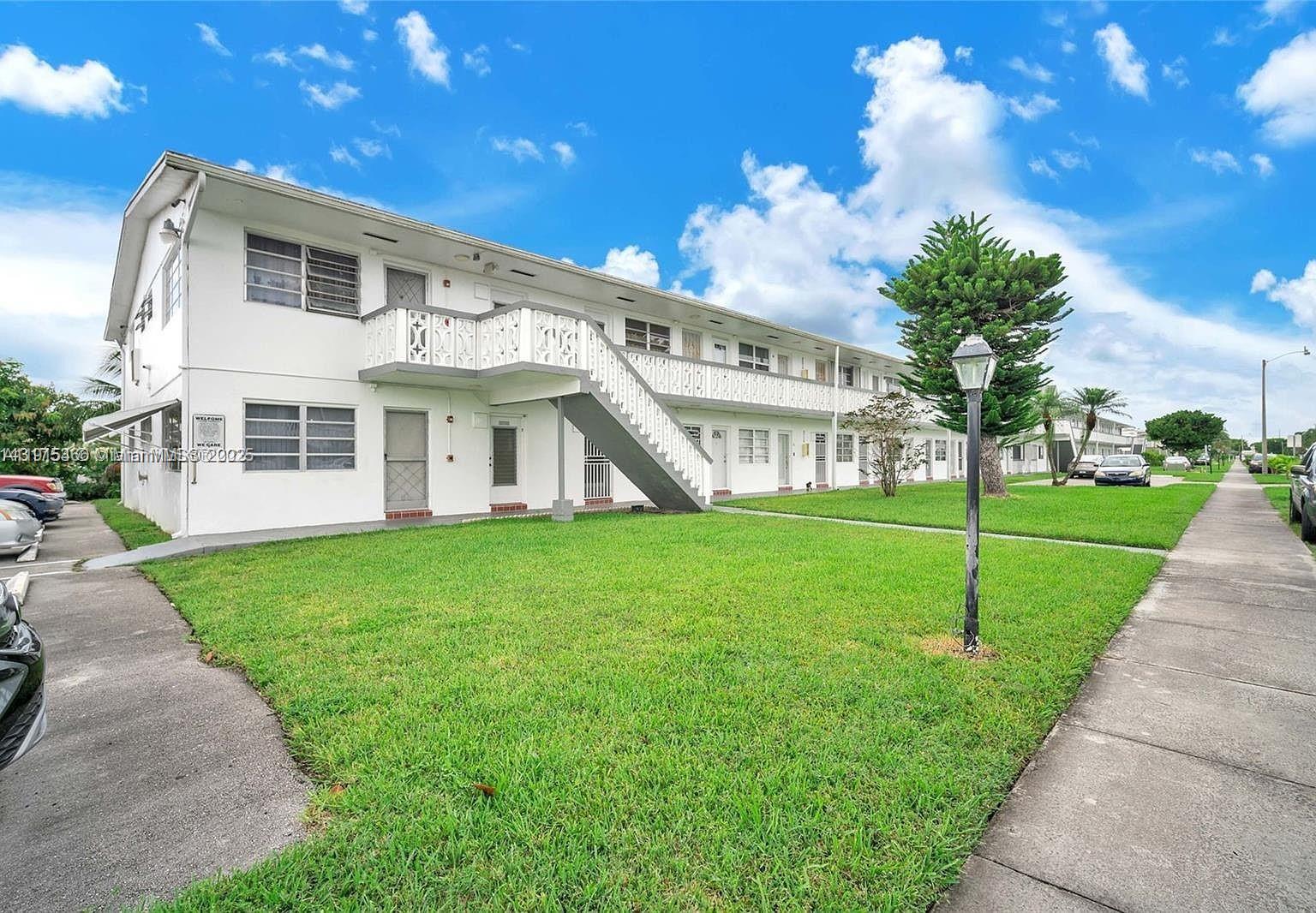 122 NE 204th St # 3, Miami Gardens FL 33179 photo 2