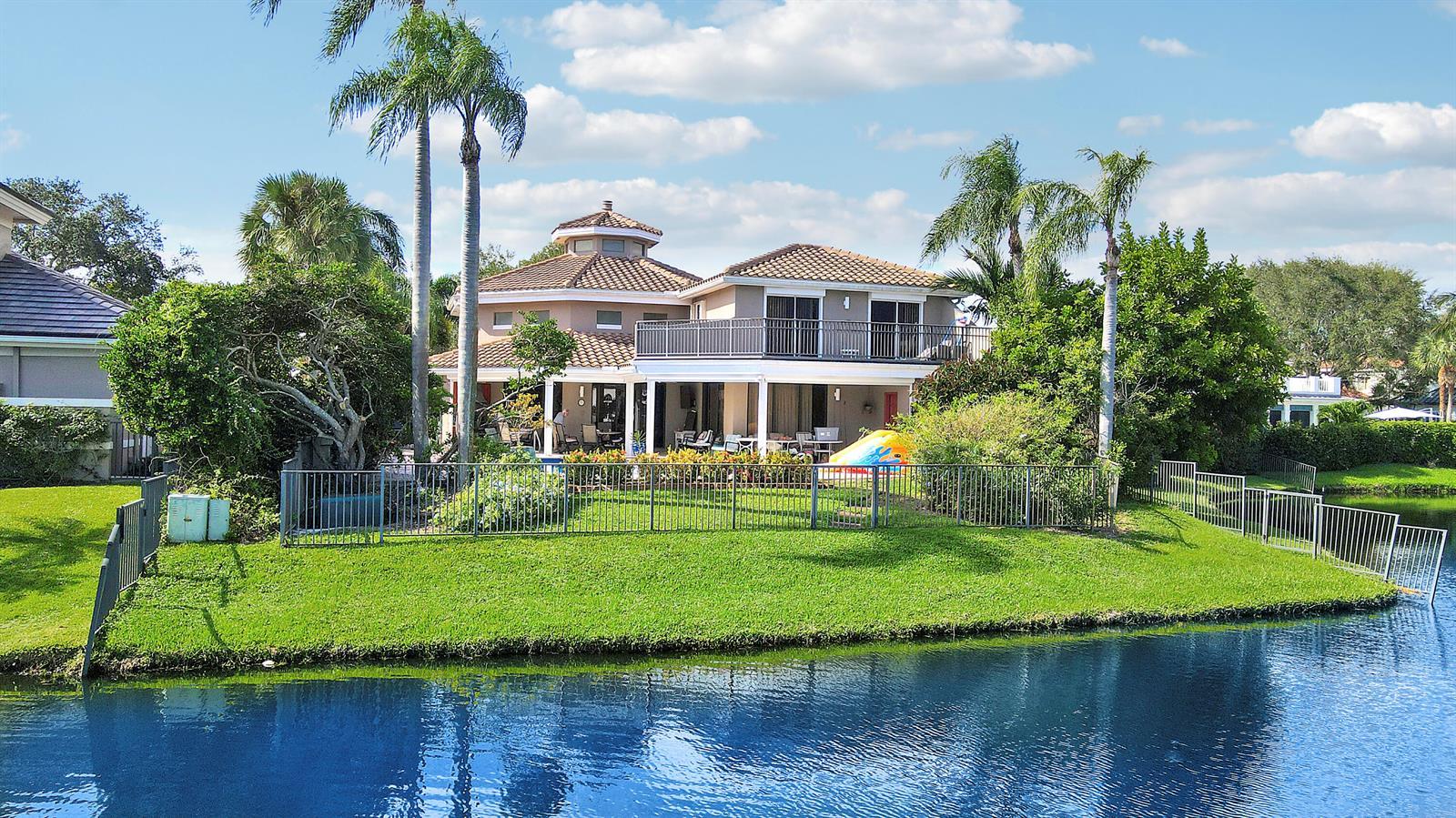204 Chinook Lane, Jupiter FL 33458 photo 2