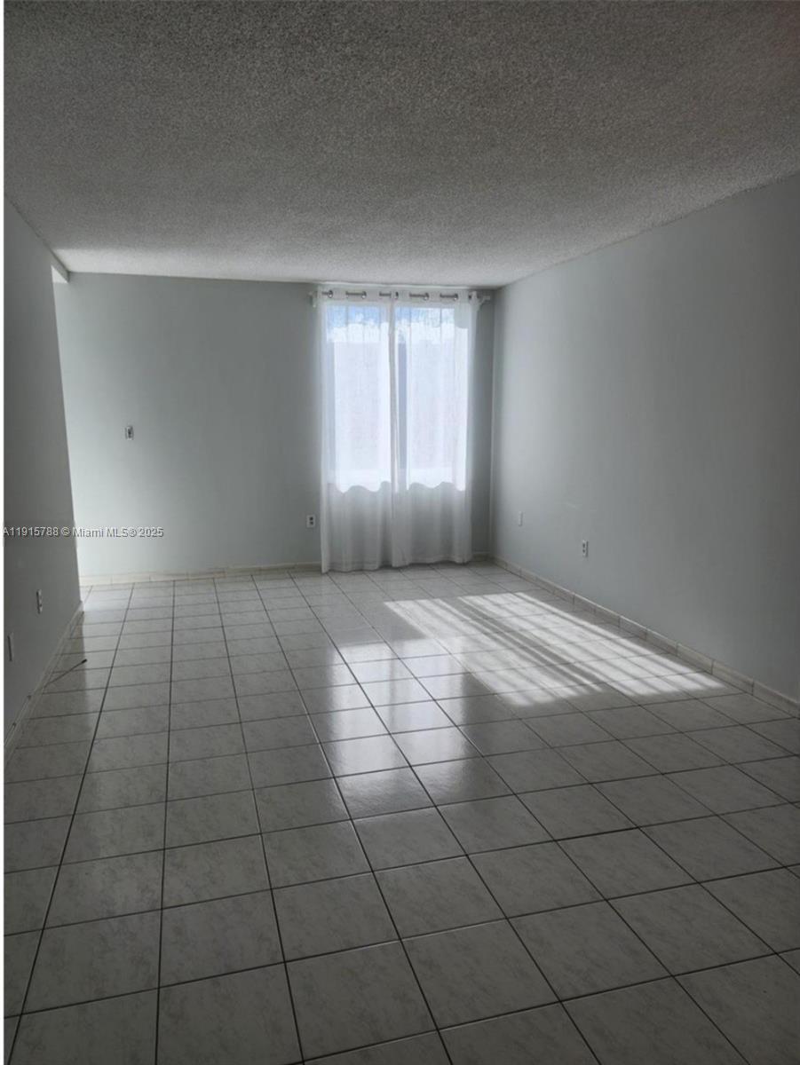 250 180th Dr # 510, Sunny Isles Beach FL 33160 photo 4