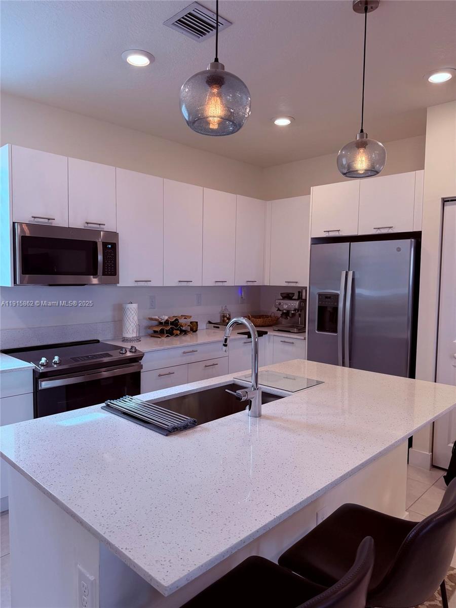 4624 NW 83rd Ave, Doral FL 33166 photo 4