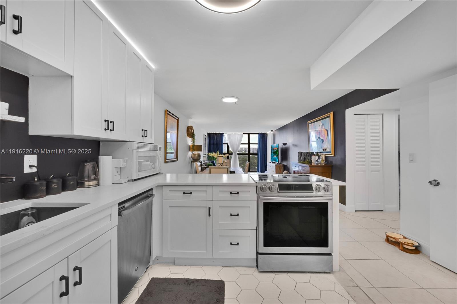400 Leslie Dr # 605, Hallandale Beach FL 33009 photo 5