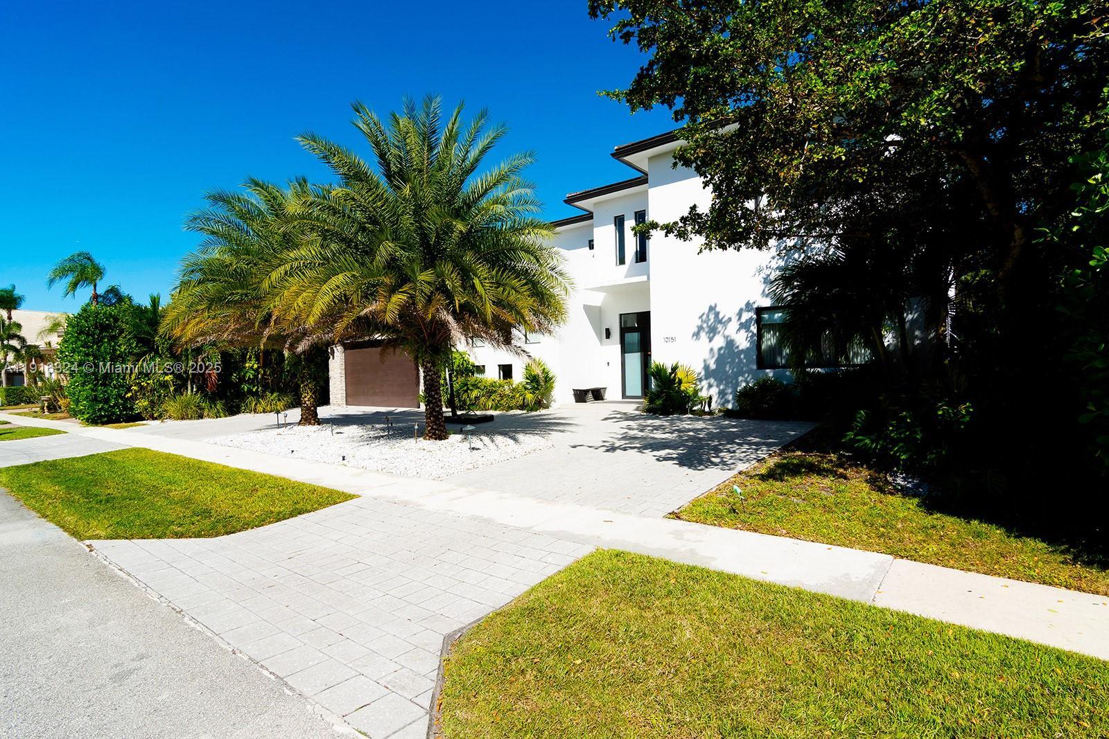10151 SW 3rd St, Plantation FL 33324 photo 2