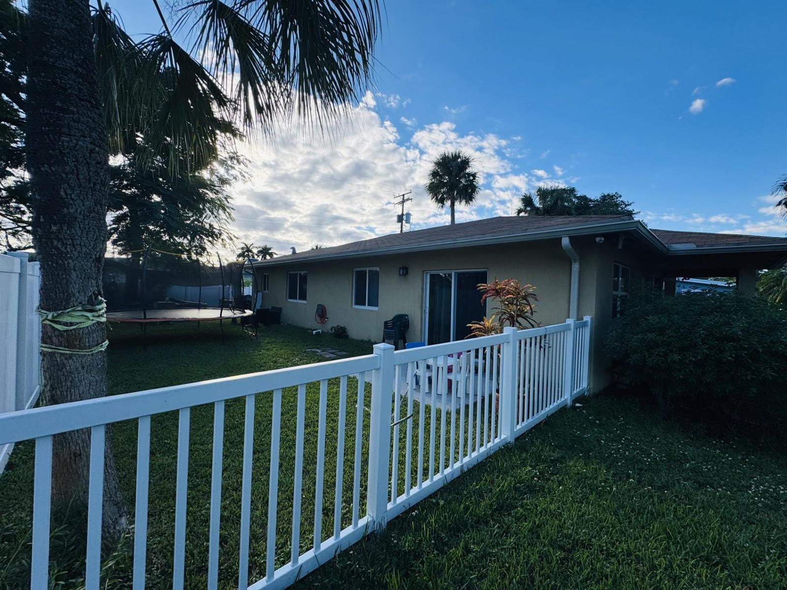 5816 Seton Drive, Margate FL 33063 photo 2