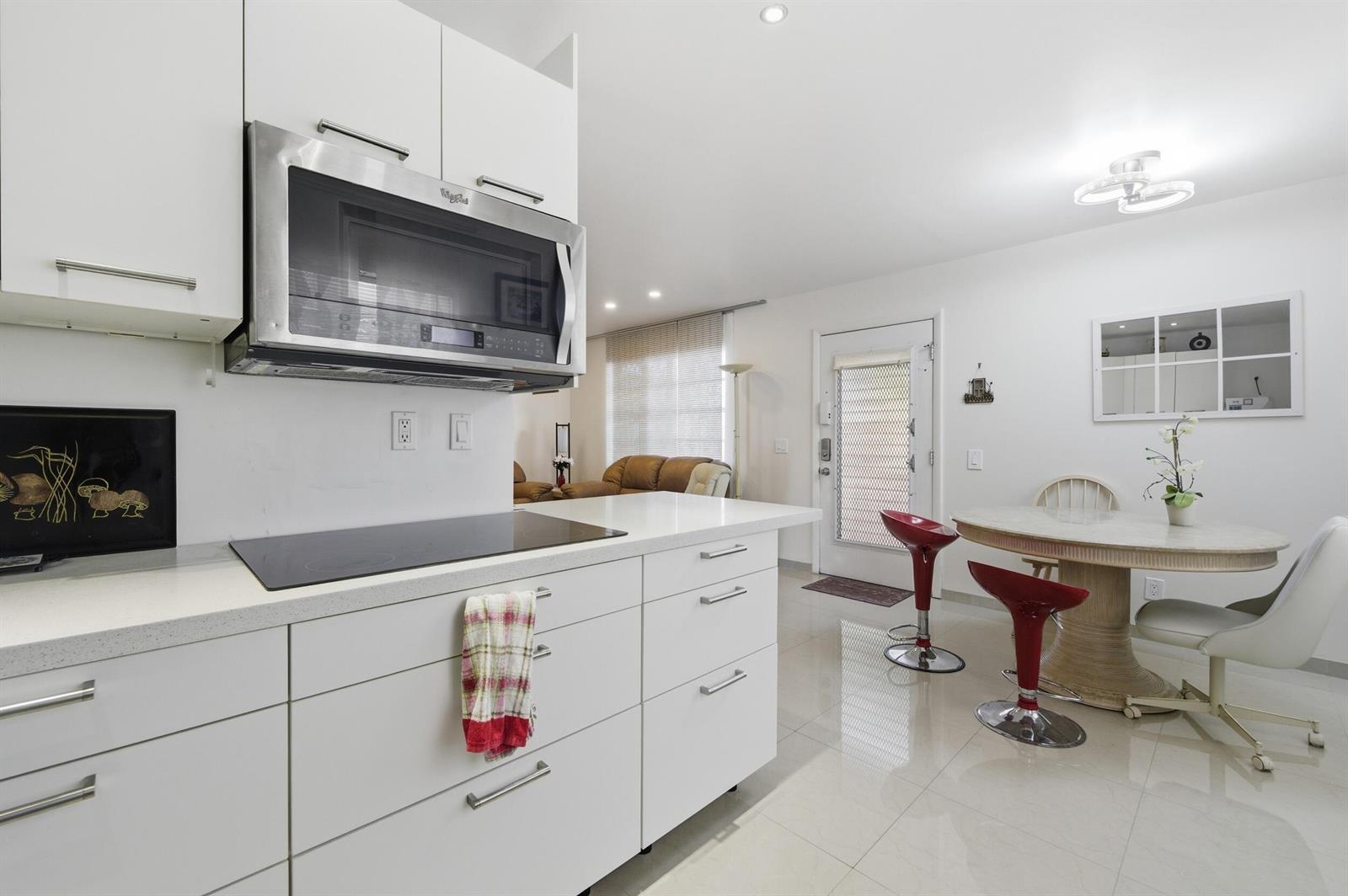 321 Piedmont G, Delray Beach FL 33484 photo 2