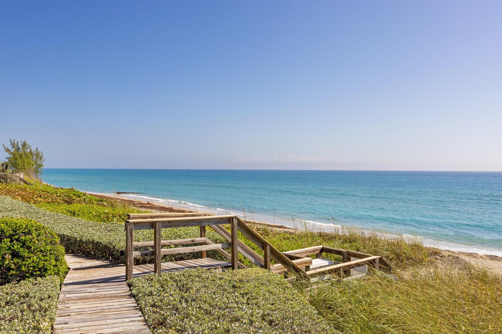 2 Sloans Curve Drive, Palm Beach FL 33480 photo 5