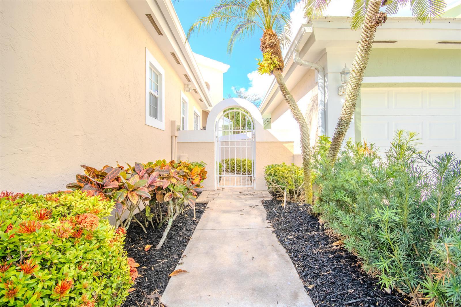 1019 Lytham Court, West Palm Beach FL 33411 photo 3