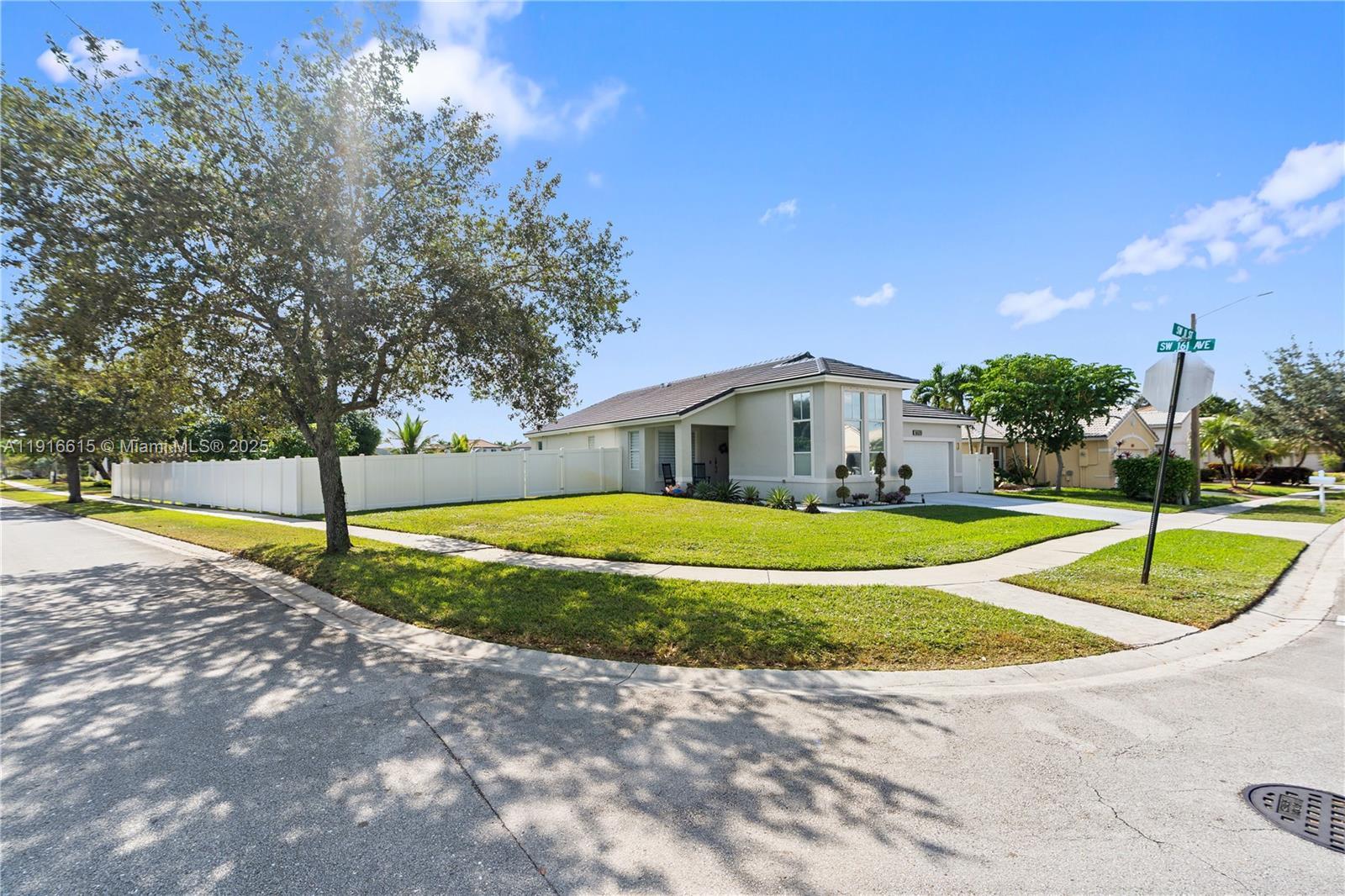 16120 SW 11th St, Pembroke Pines FL 33027 photo 3