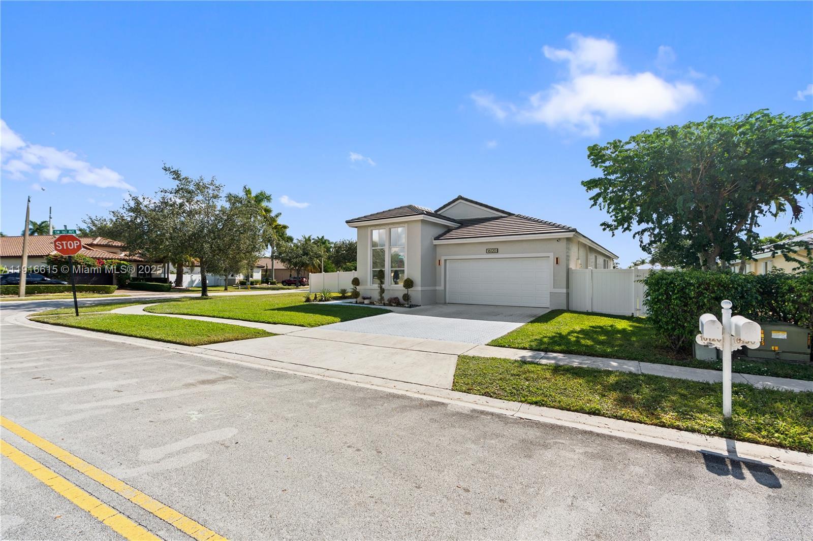 16120 SW 11th St, Pembroke Pines FL 33027 photo 5