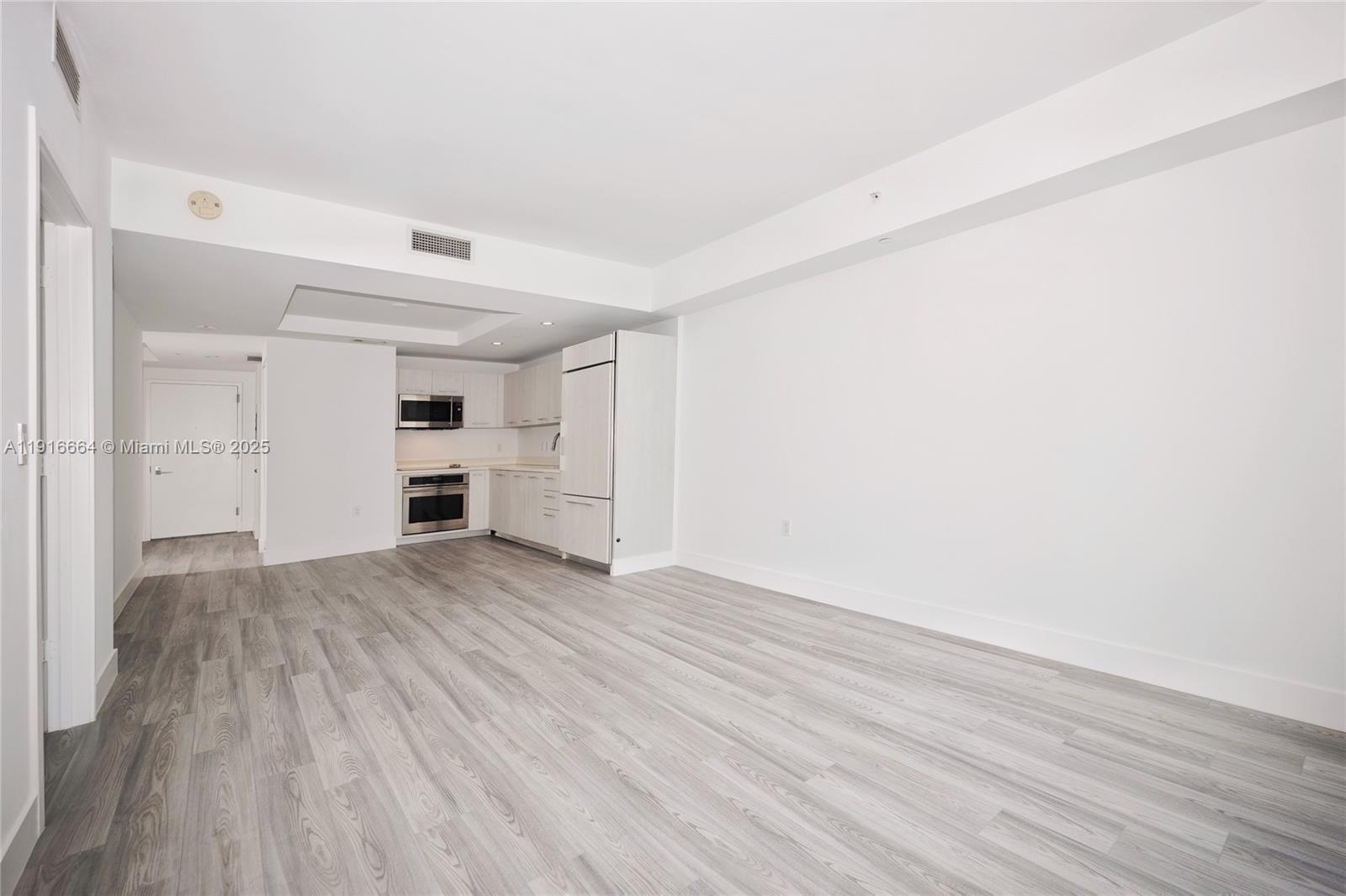 45 SW 9th St # 1504, Miami FL 33130 photo 2