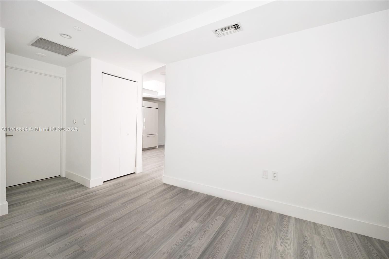 45 SW 9th St # 1504, Miami FL 33130 photo 5