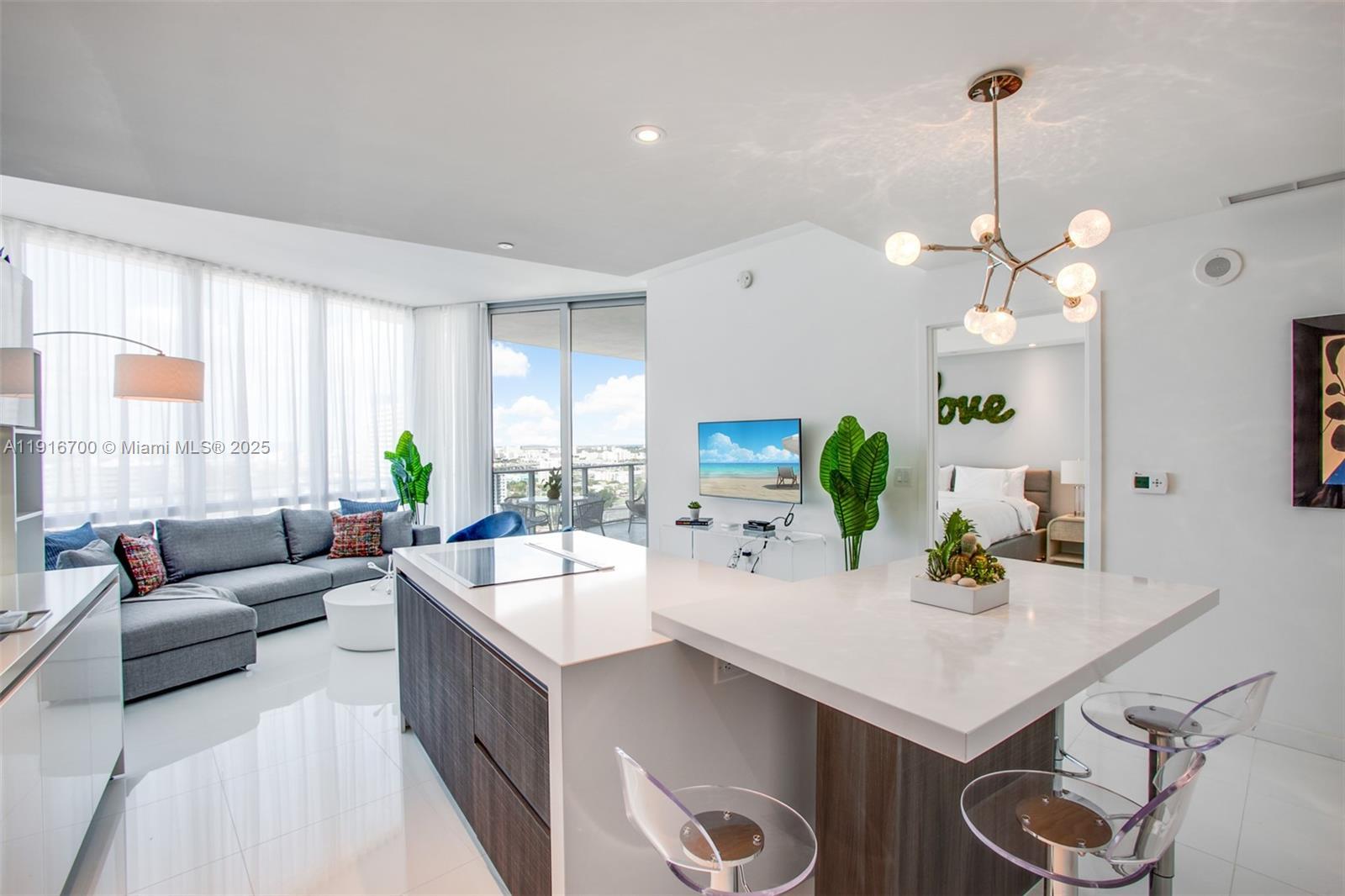 851 NE 1ST Ave # 1810, Miami FL 33132 photo 3