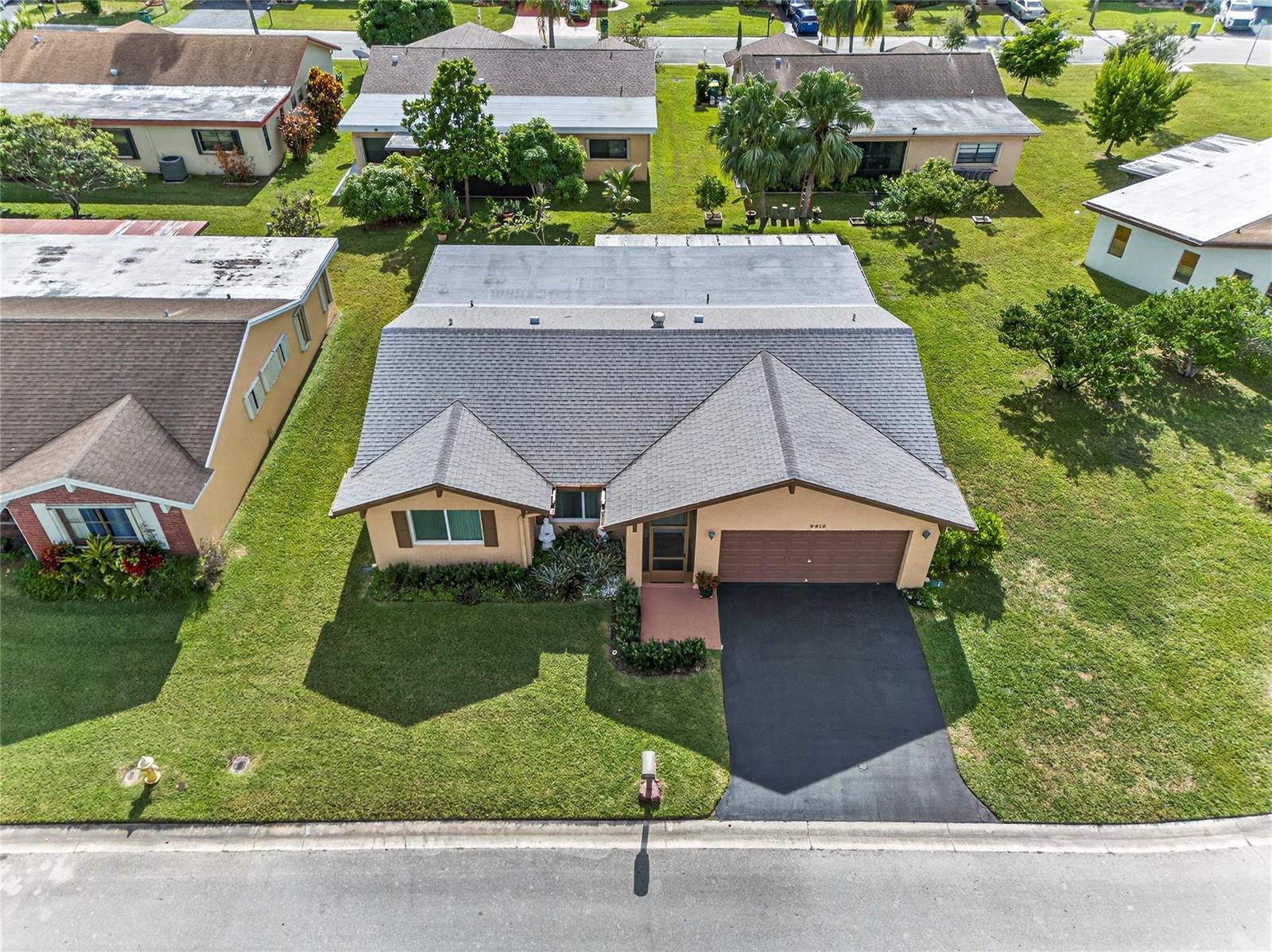 9812 NW 75th Court, Tamarac FL 33321 photo 2