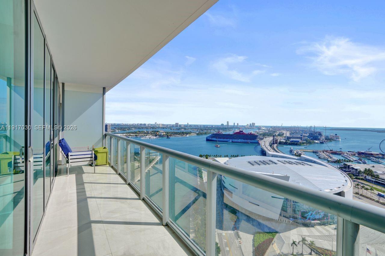888 Biscayne Blvd # 2904, Miami FL 33132 photo 4