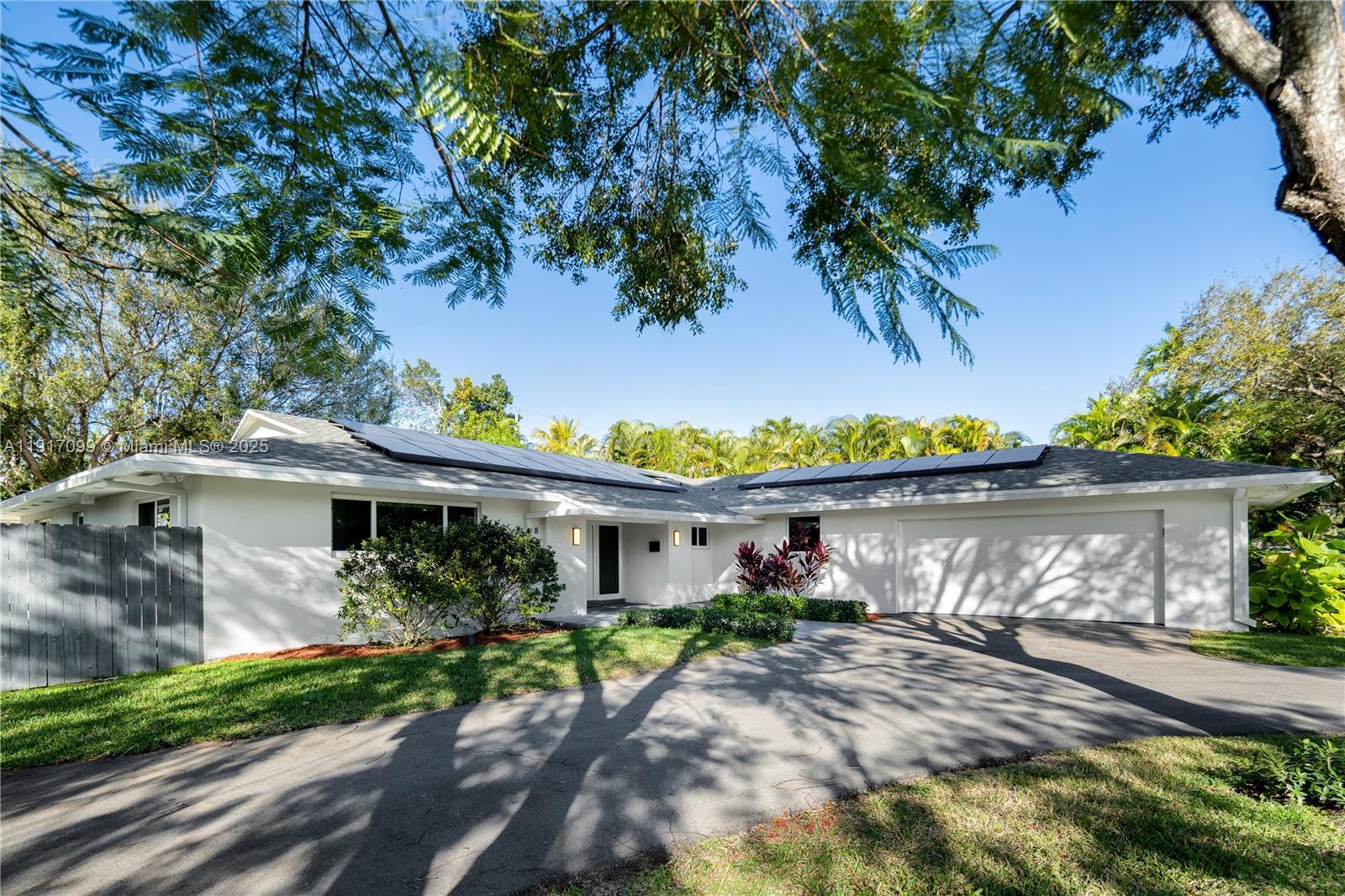 8445 SW 158th St, Palmetto Bay FL 33157 photo 2