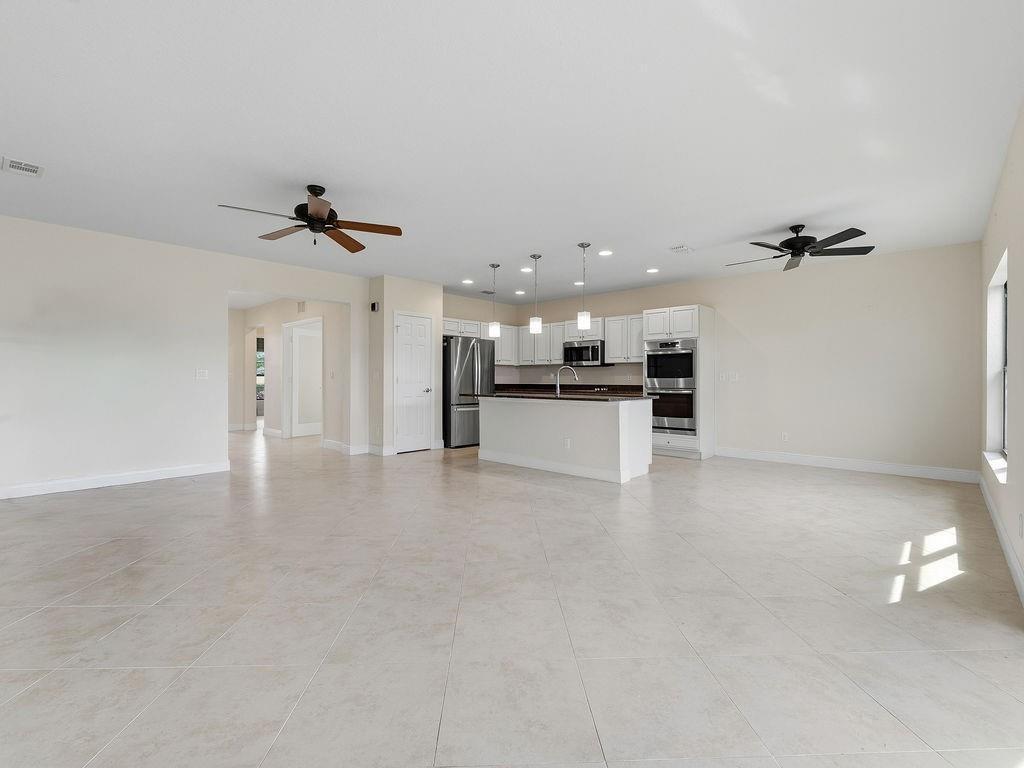 1772 Willows Square, Vero Beach FL 32966 photo 4