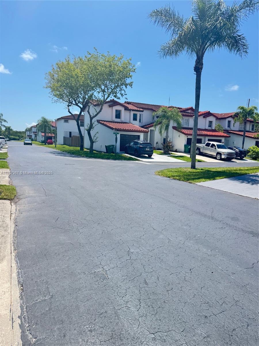8419 SW 209th St, Cutler Bay FL 33189 photo 2